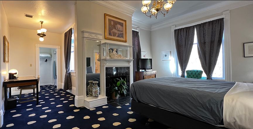 Room Deluxe Queen Bed