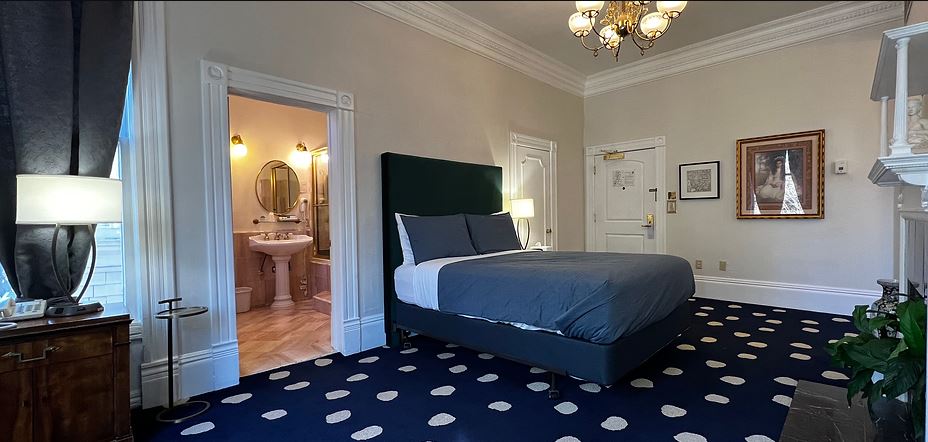 Room Deluxe Queen Bed