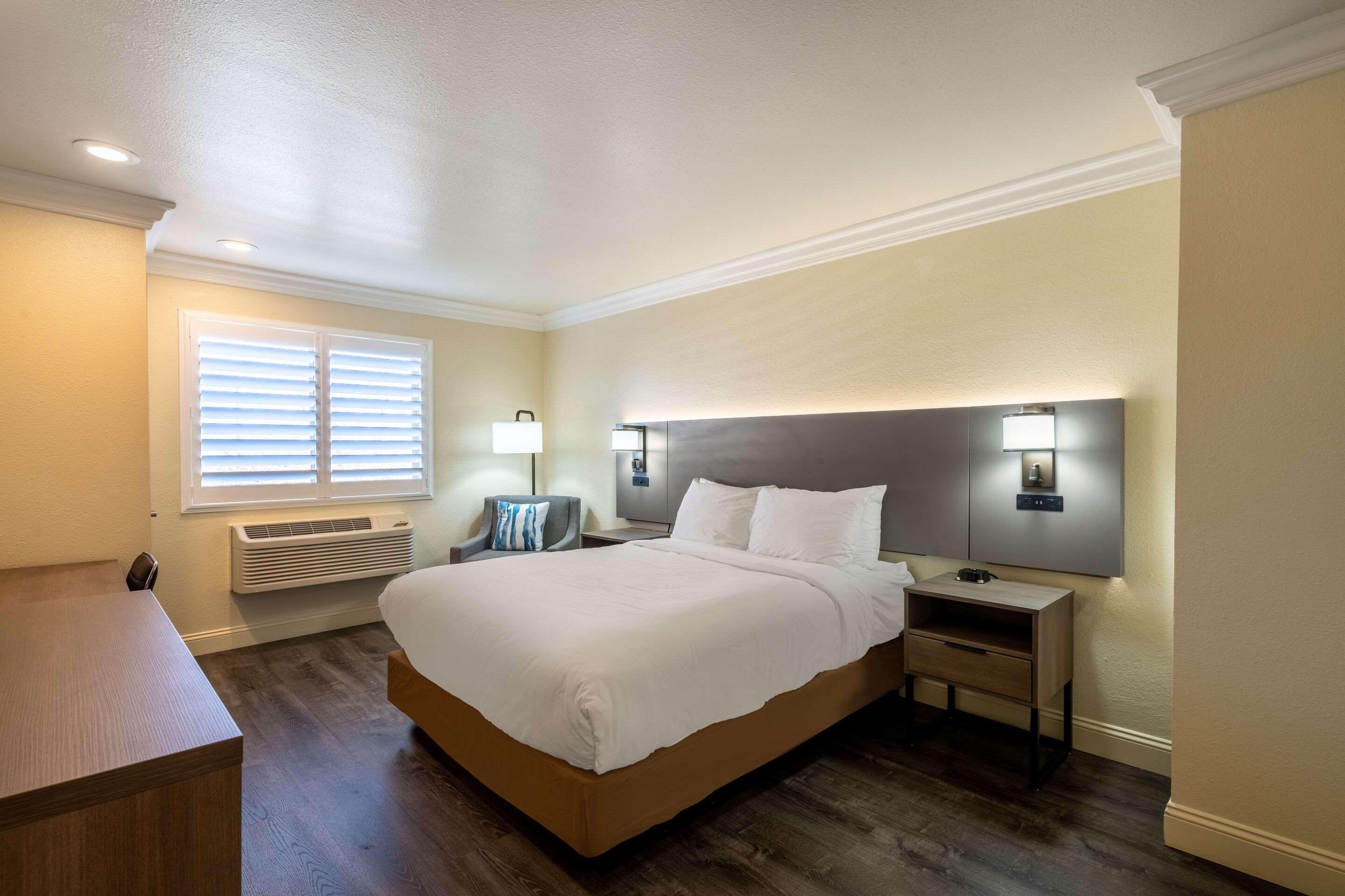 Double Queen Size Bed