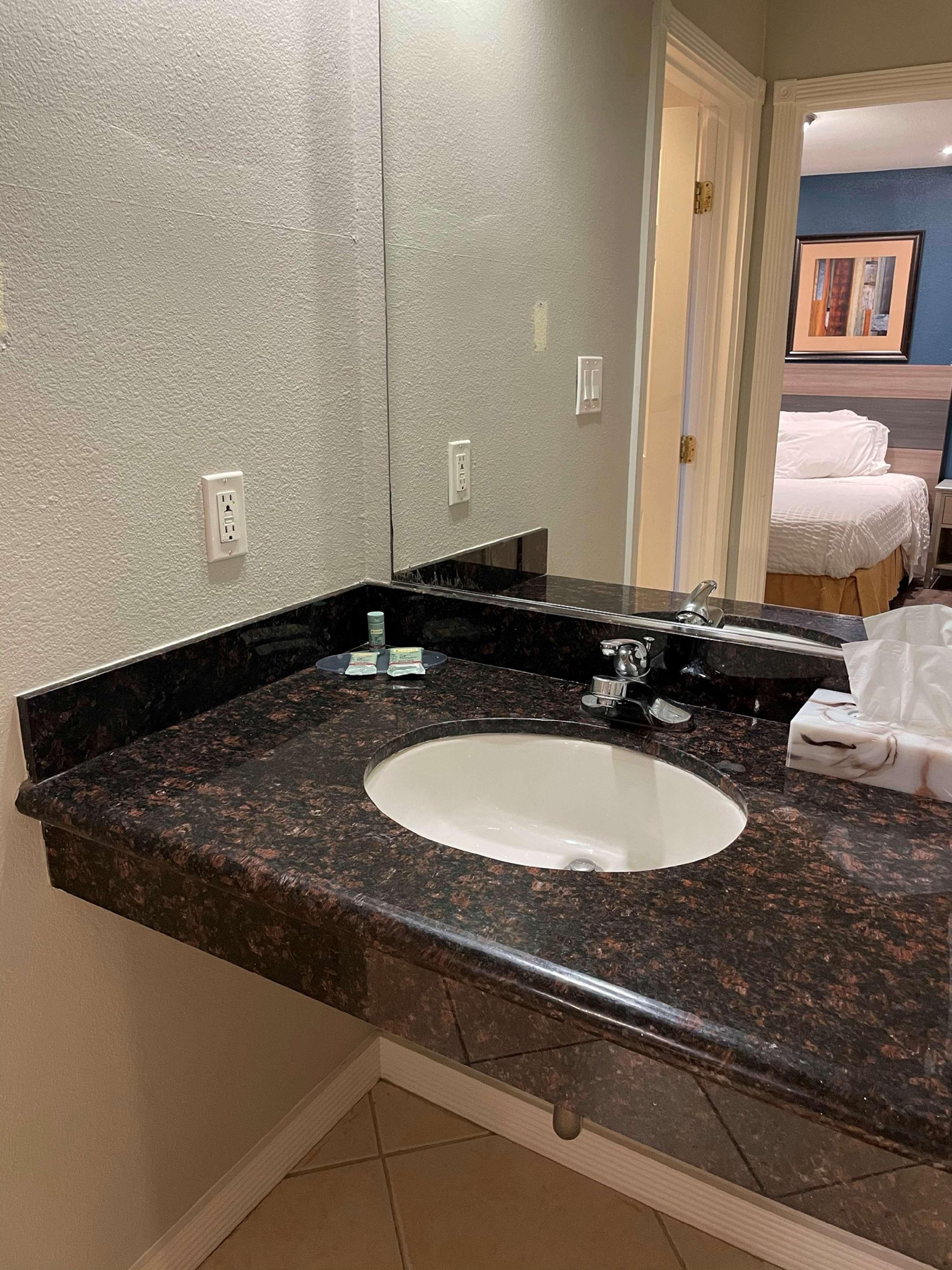 Suite Two Queen Beds