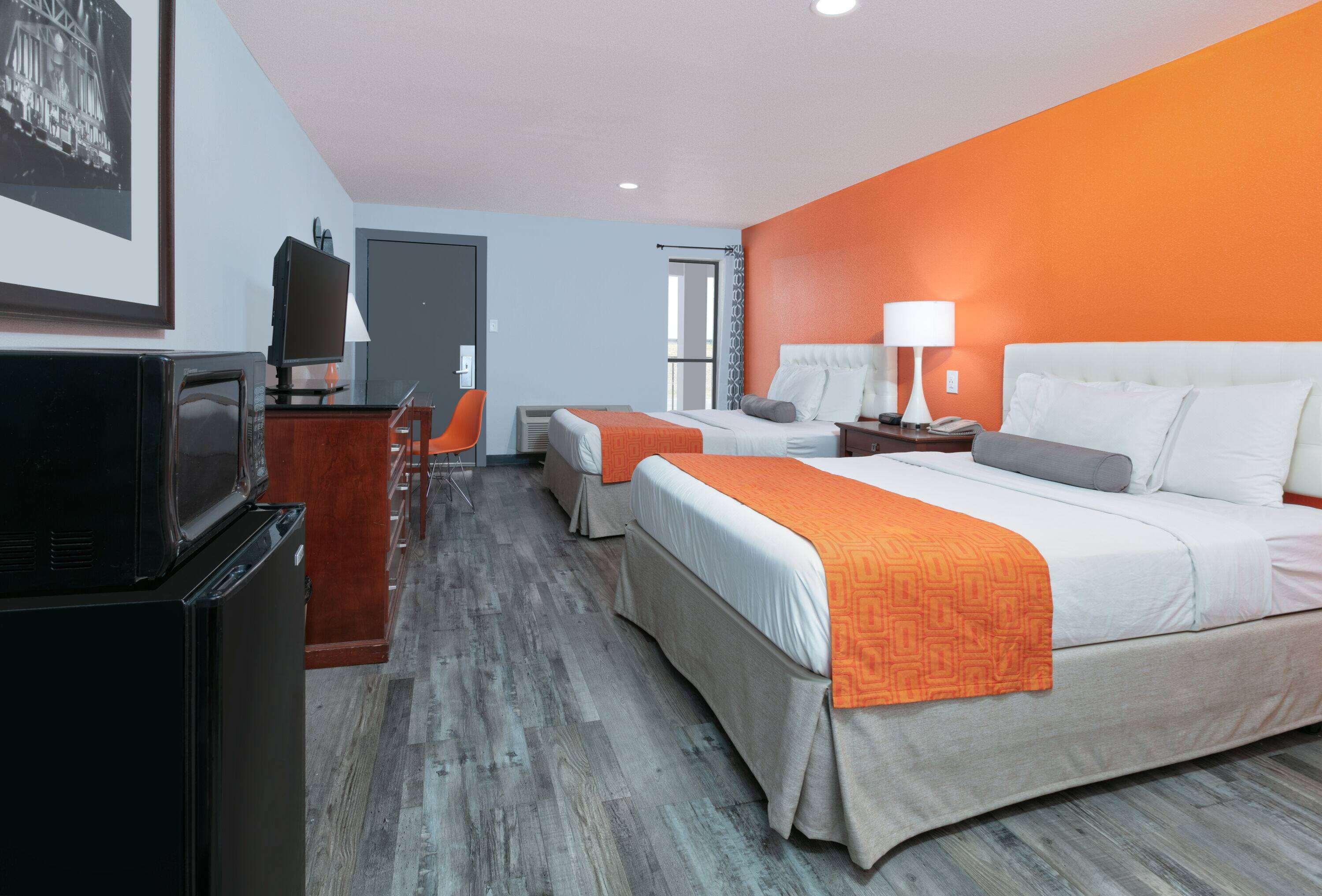 Quadruple Two Queen Beds Non Smoking