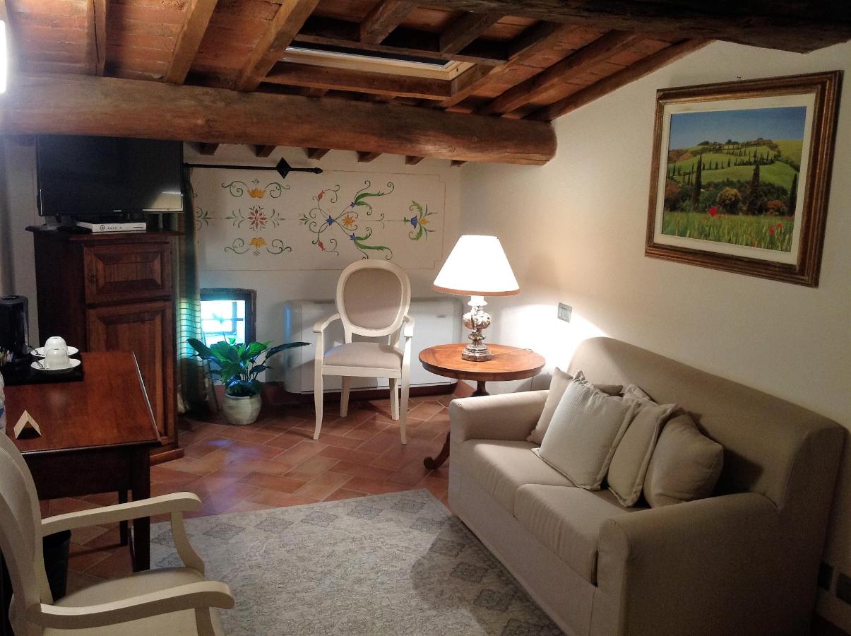 Double or Twin One Bedroom One Bathroom