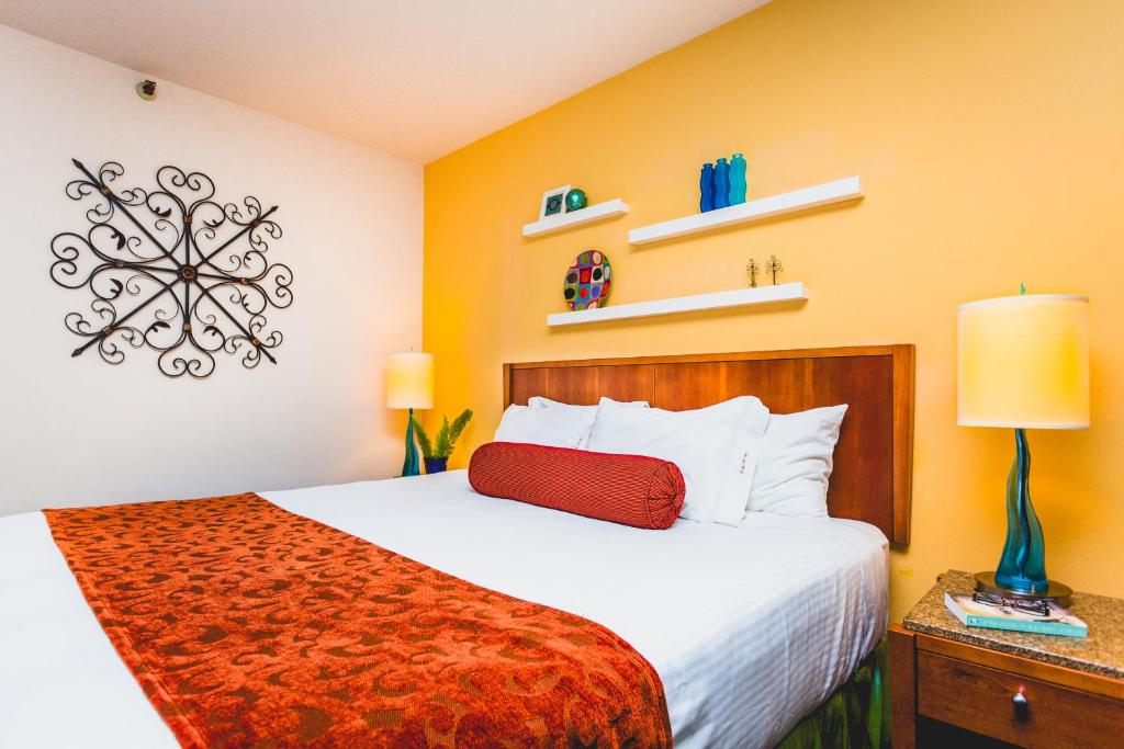 Double Queen Size Bed