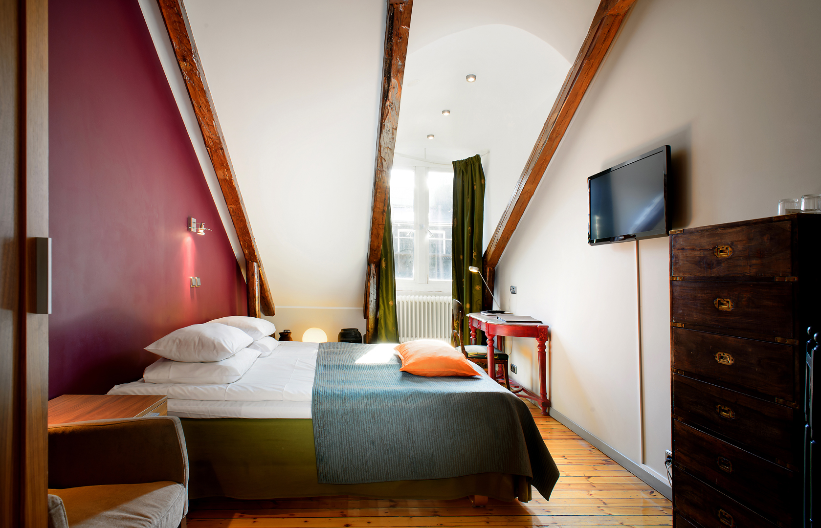 Double or Twin Standard