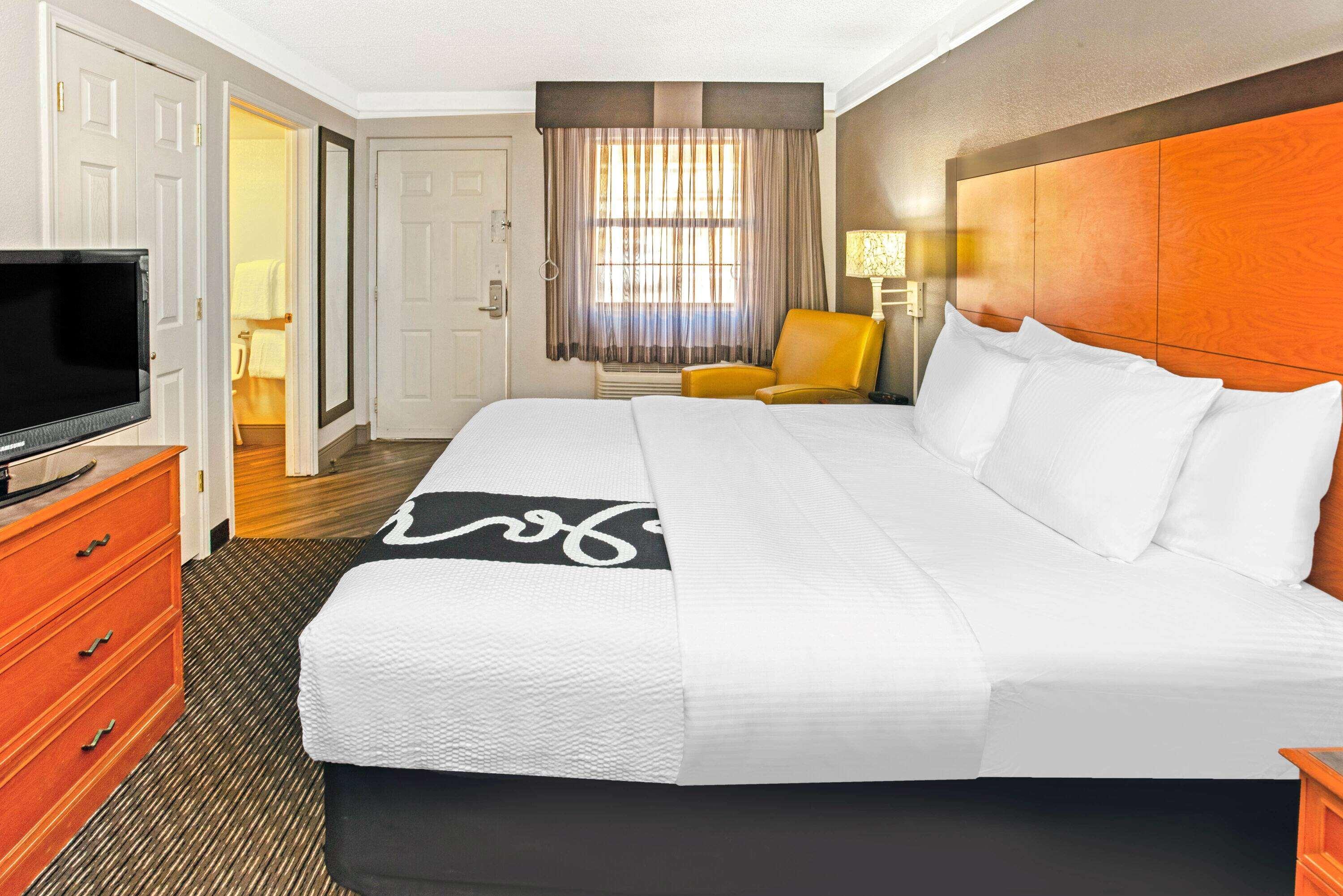 Double King Bed Non Smoking