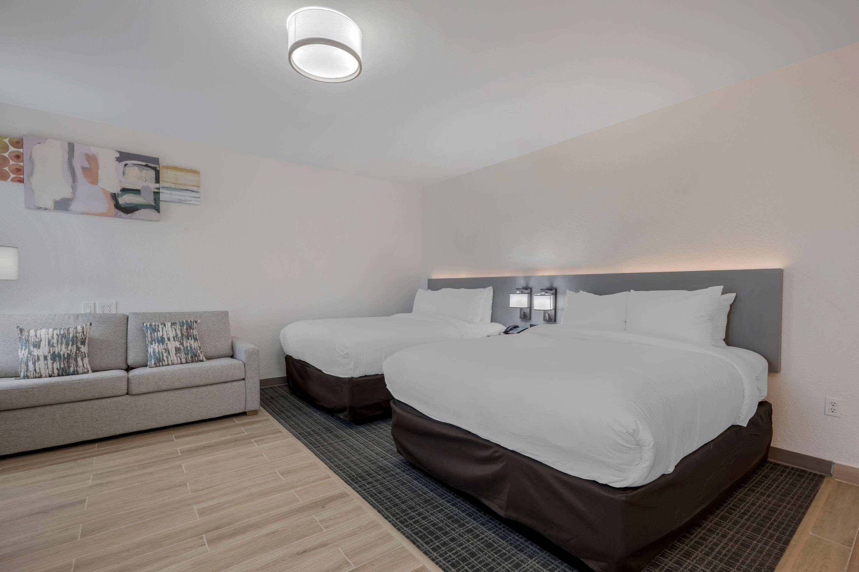 Suite Two Queen Beds