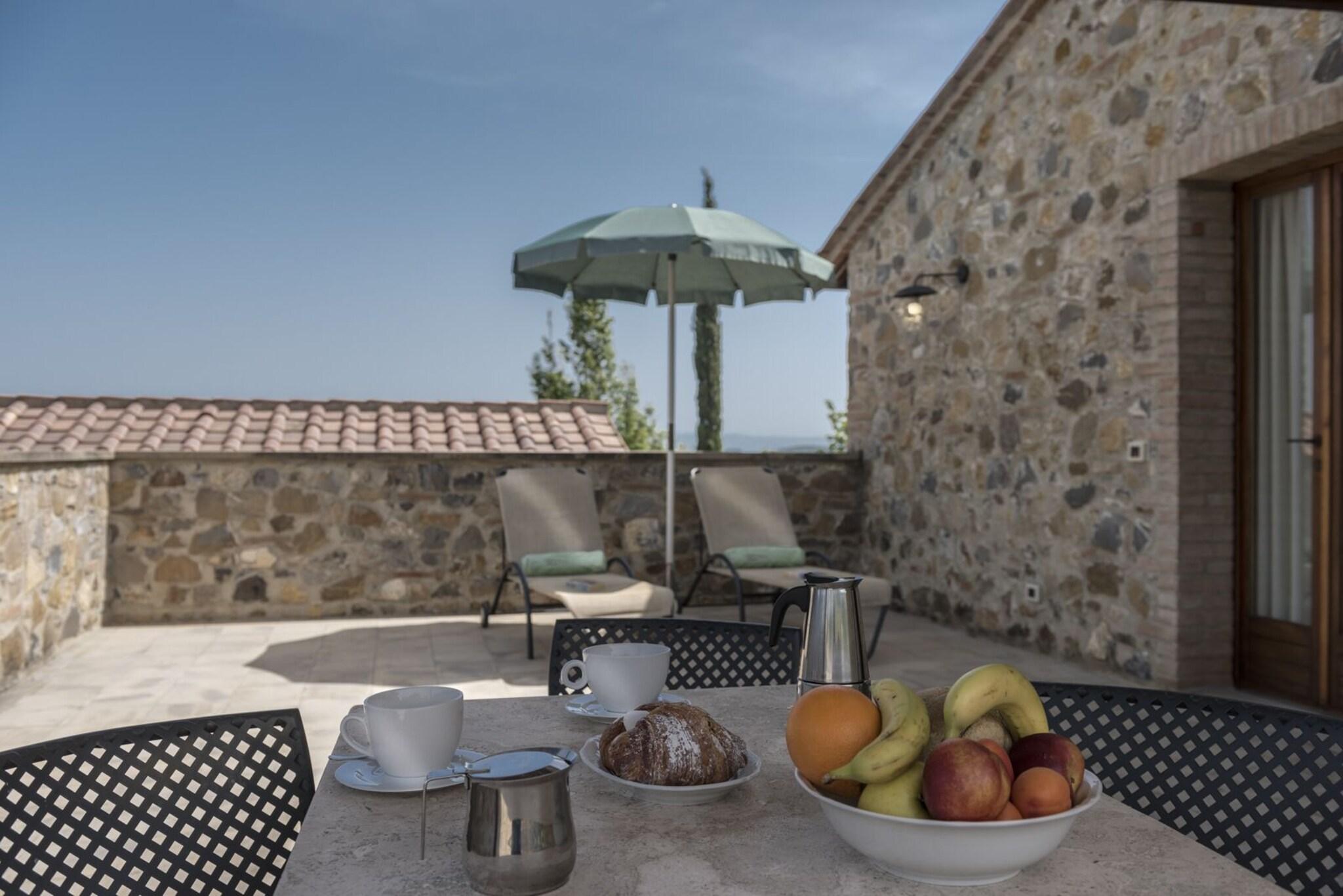 Apartment Queen Size Bed