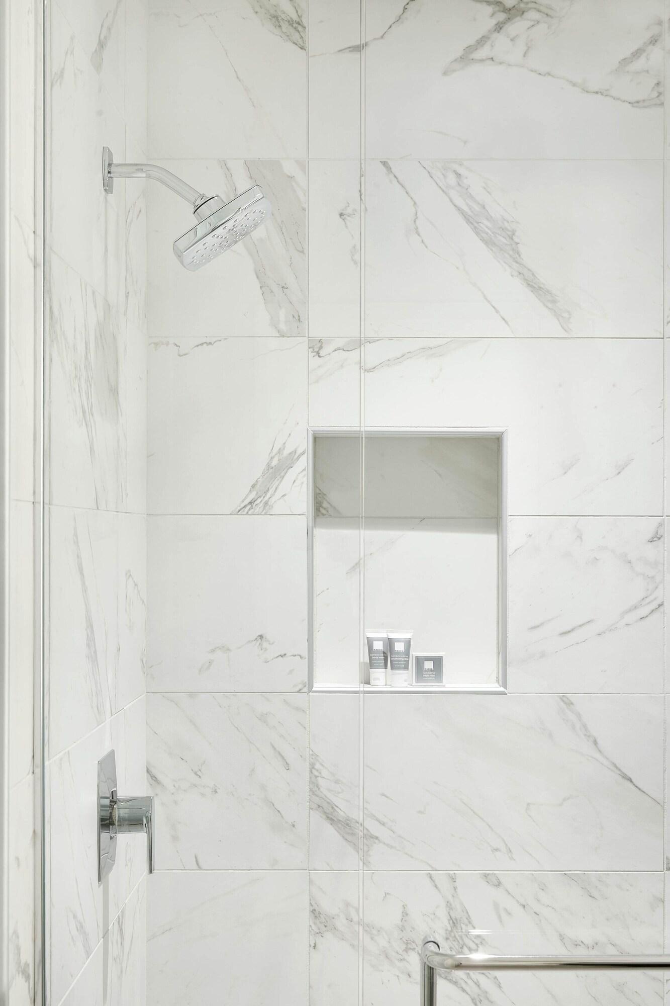 Double Classic Mountain View