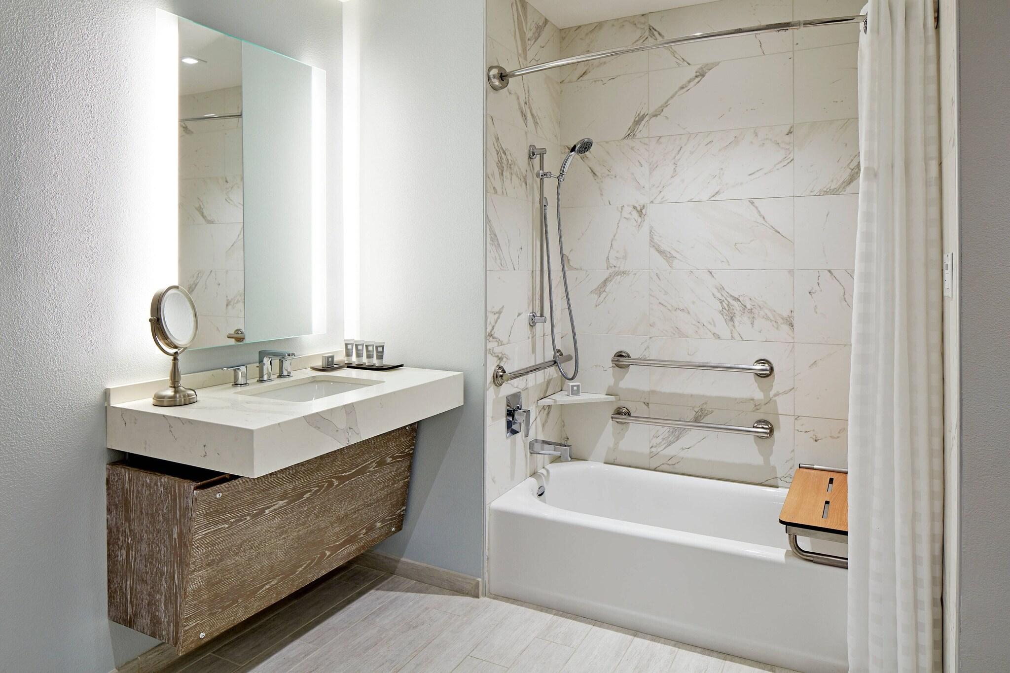 Double Classic Mountain View