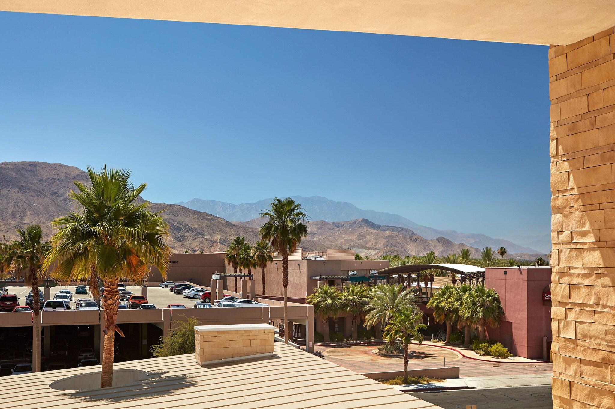 Double Classic Mountain View