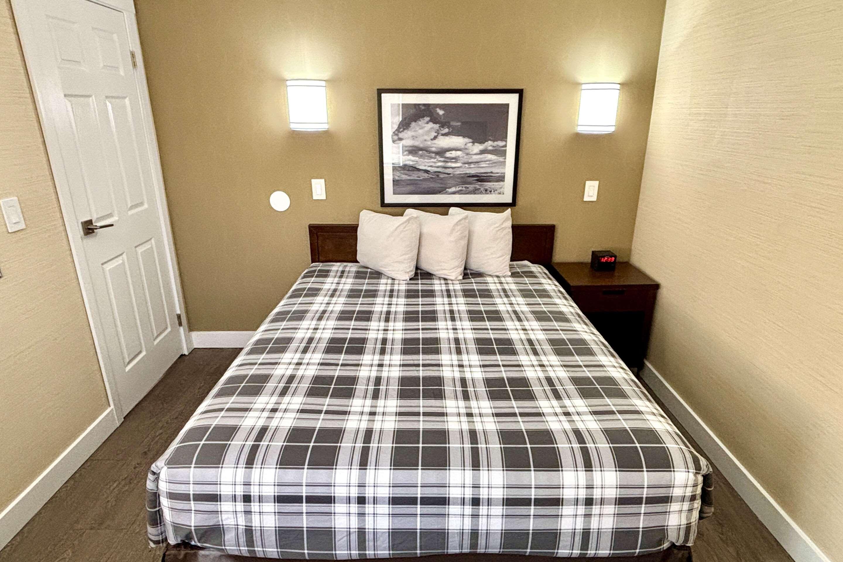 Suite Queen Size Bed