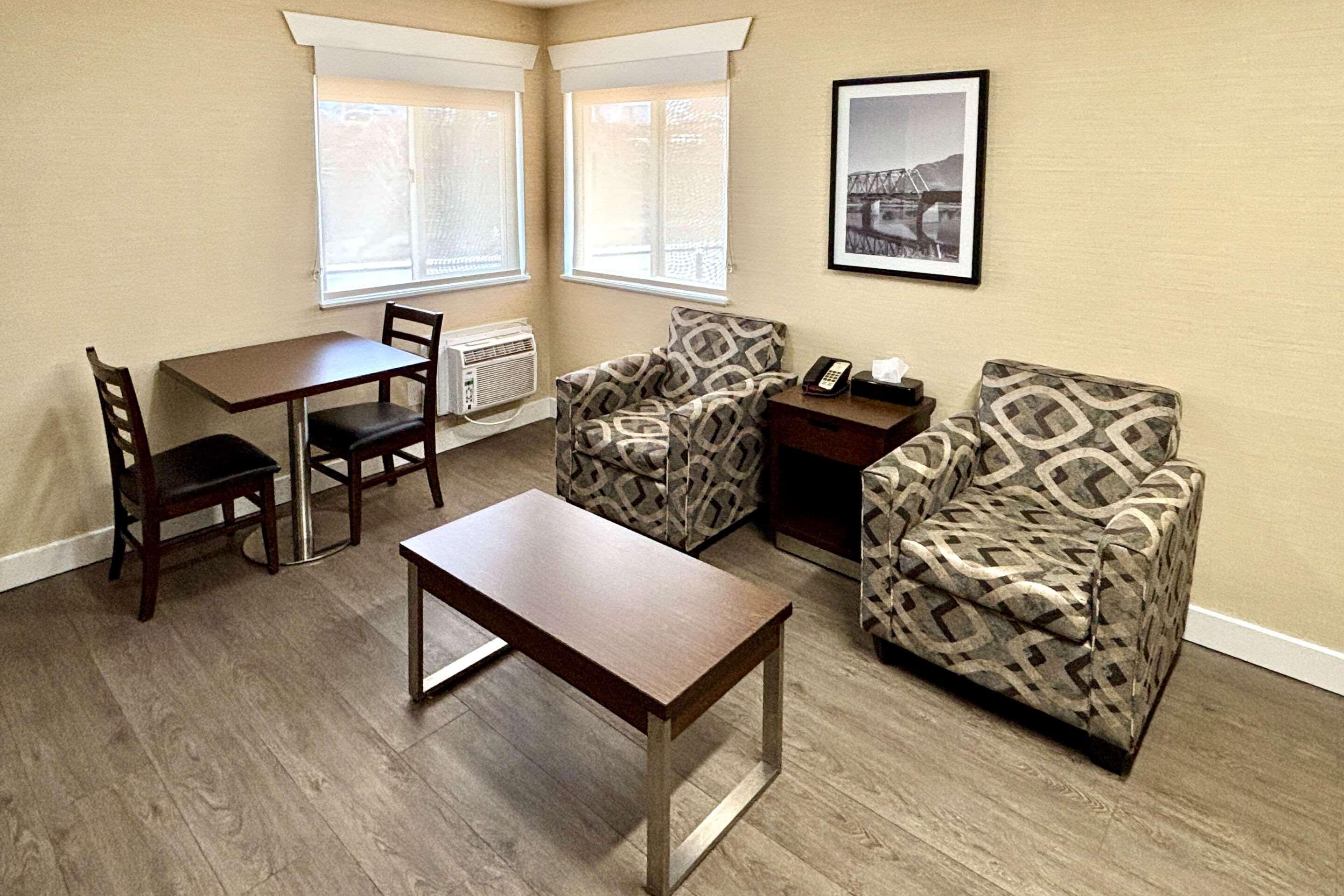 Suite Queen Size Bed