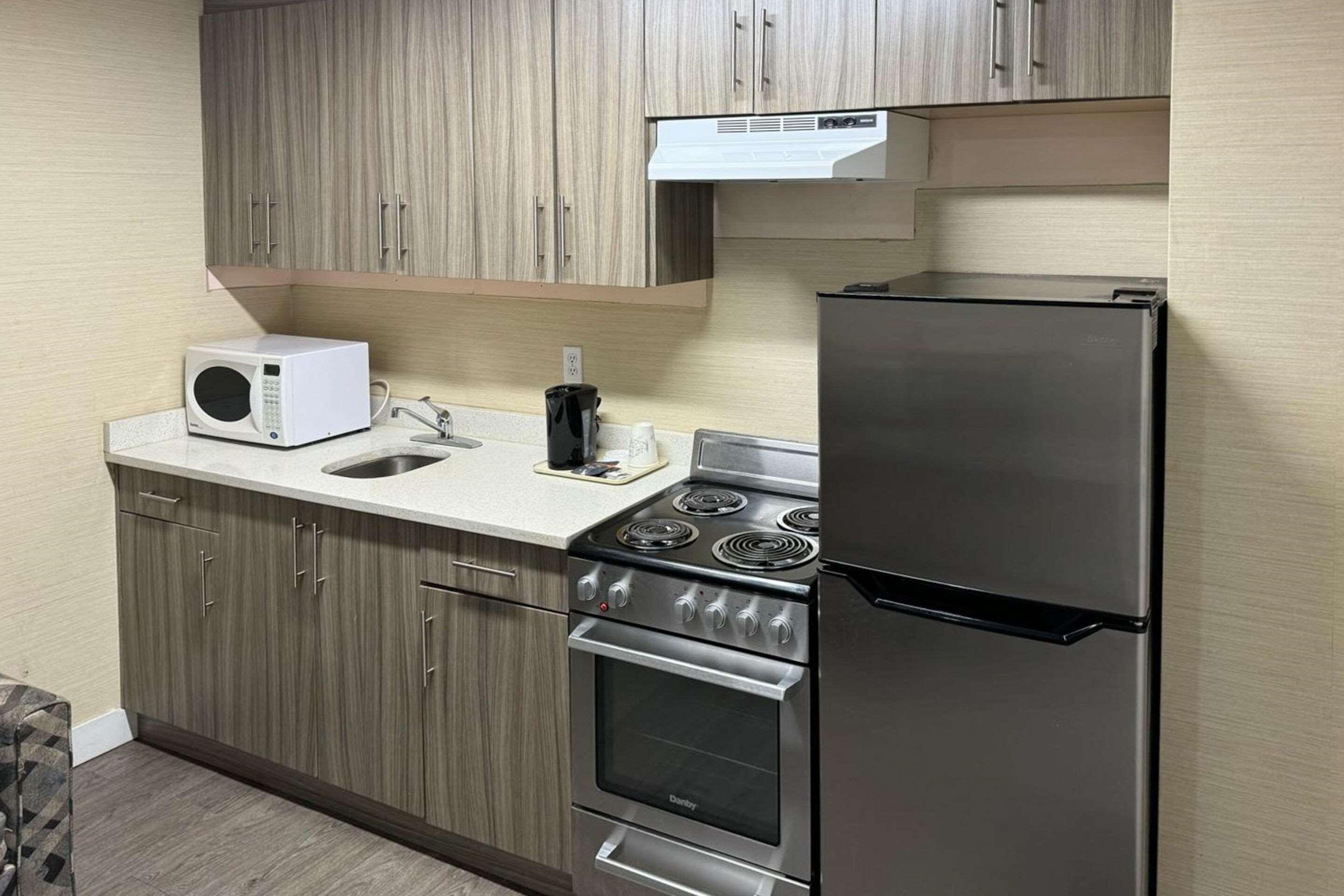 Suite Queen Size Bed