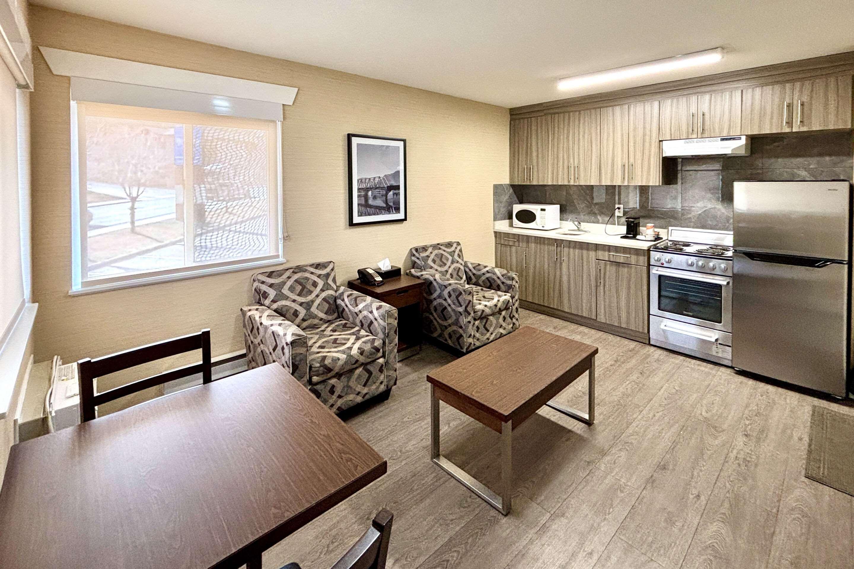 Suite Queen Size Bed