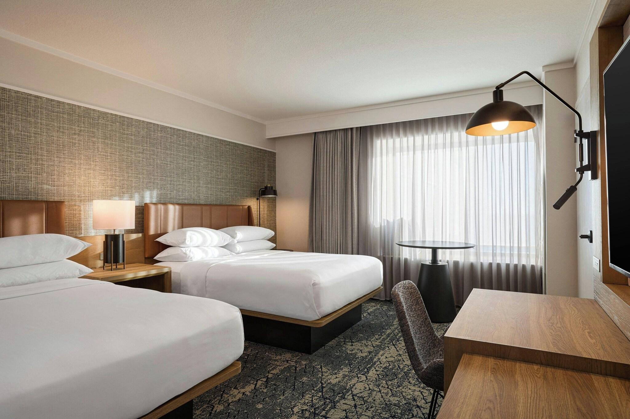 Suite Club Two Queen Beds