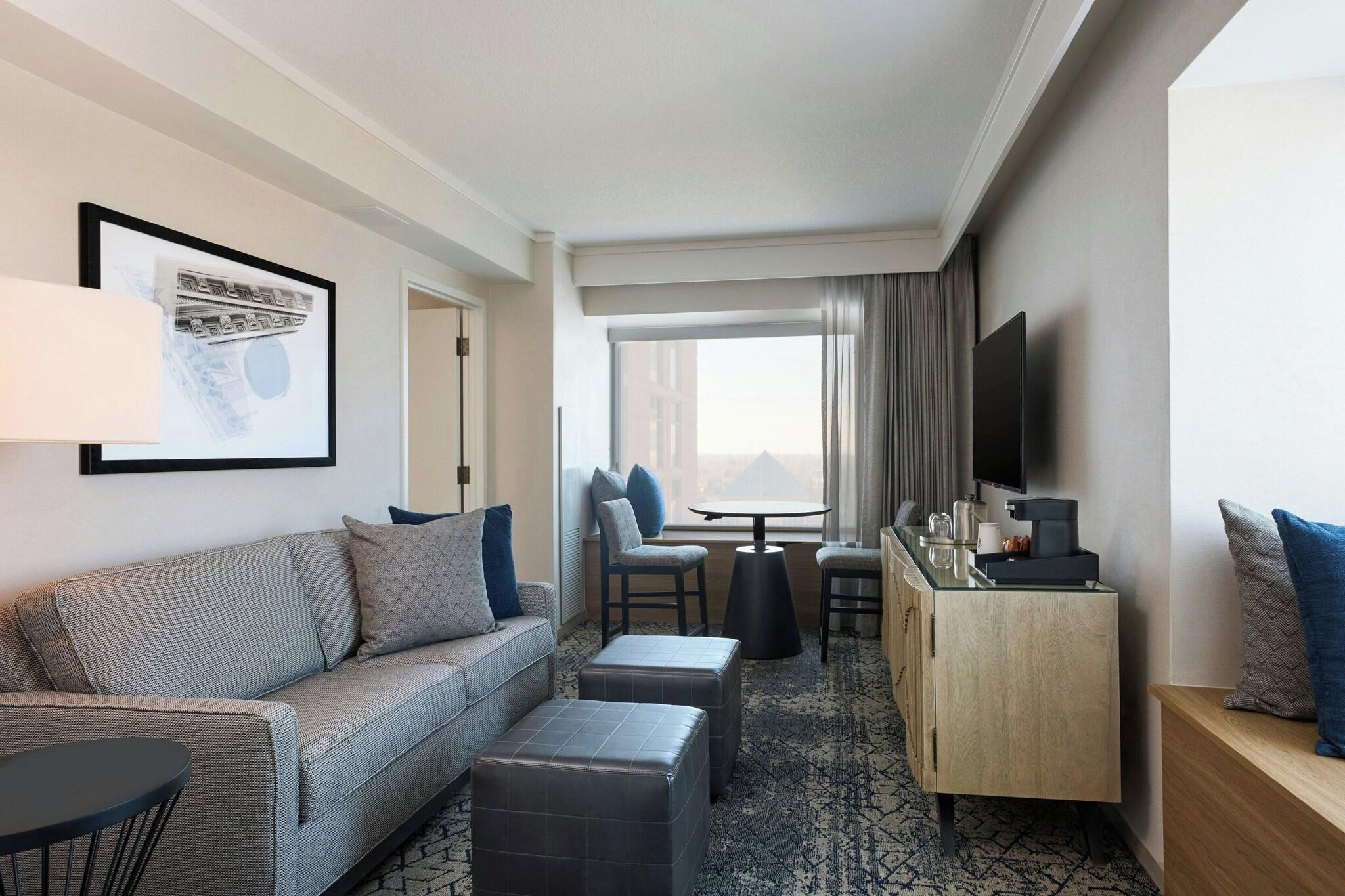 Suite Club Two Queen Beds