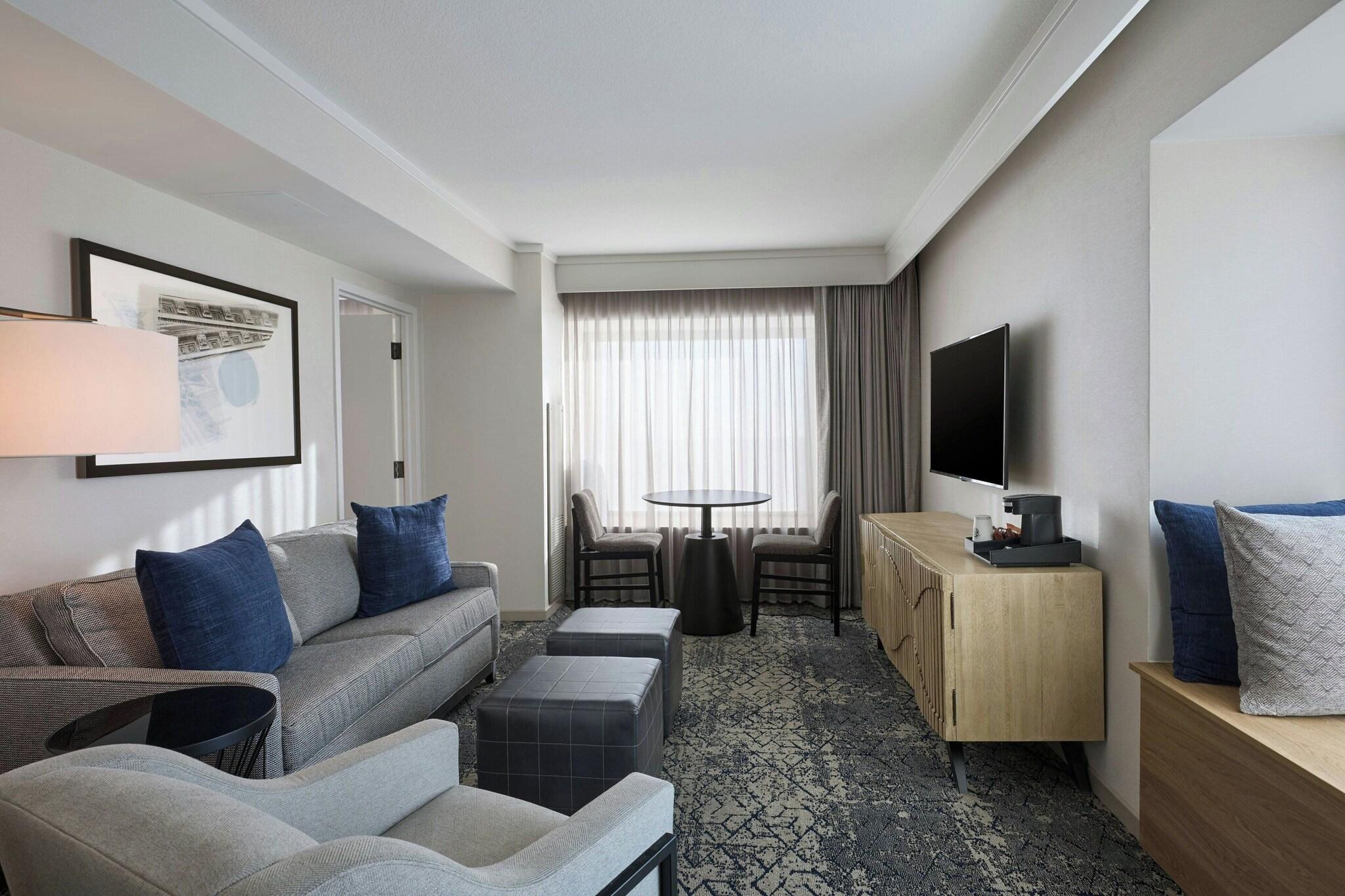 Suite Club Two Queen Beds