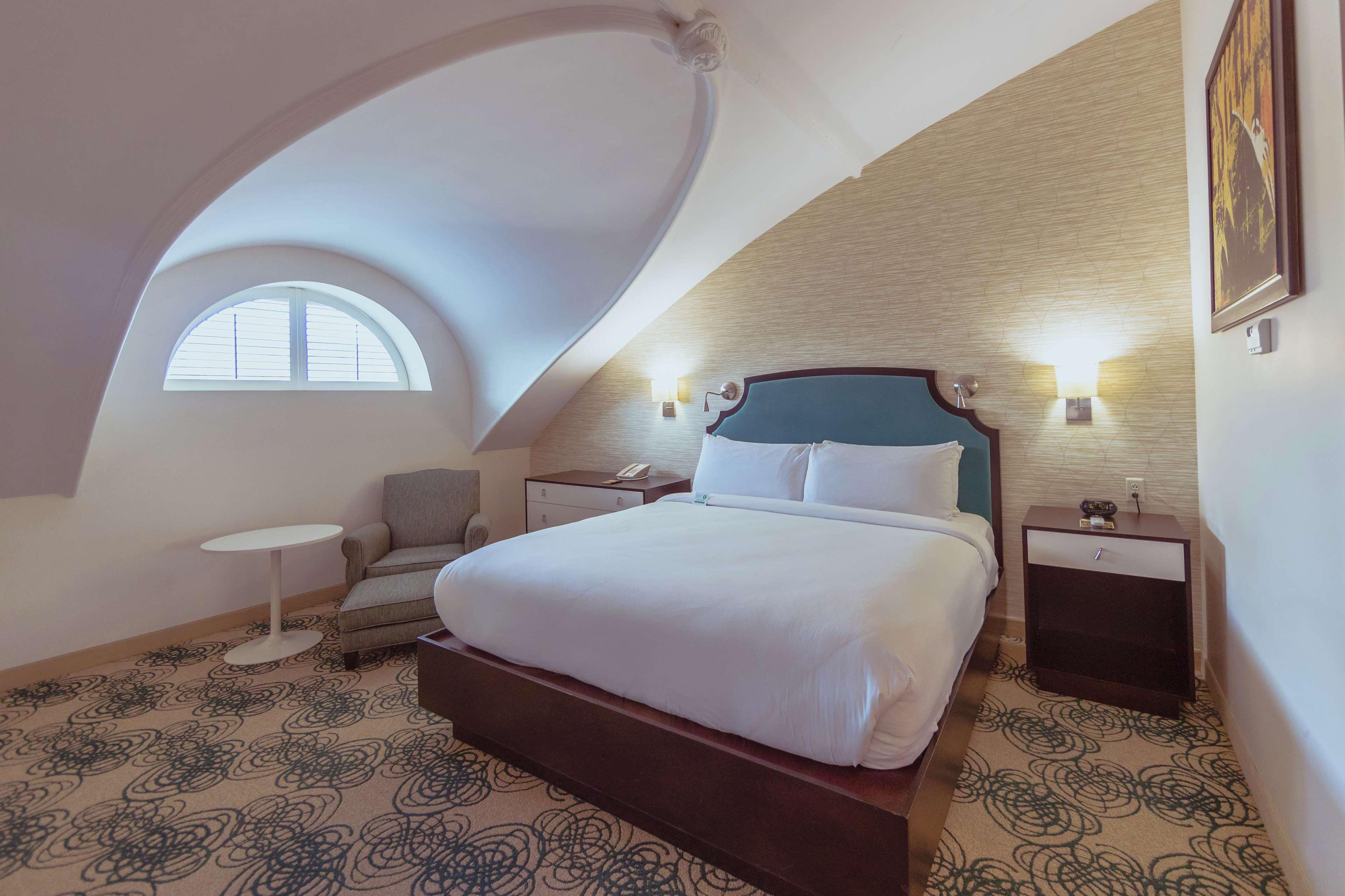 Junior Suite King Size Bed