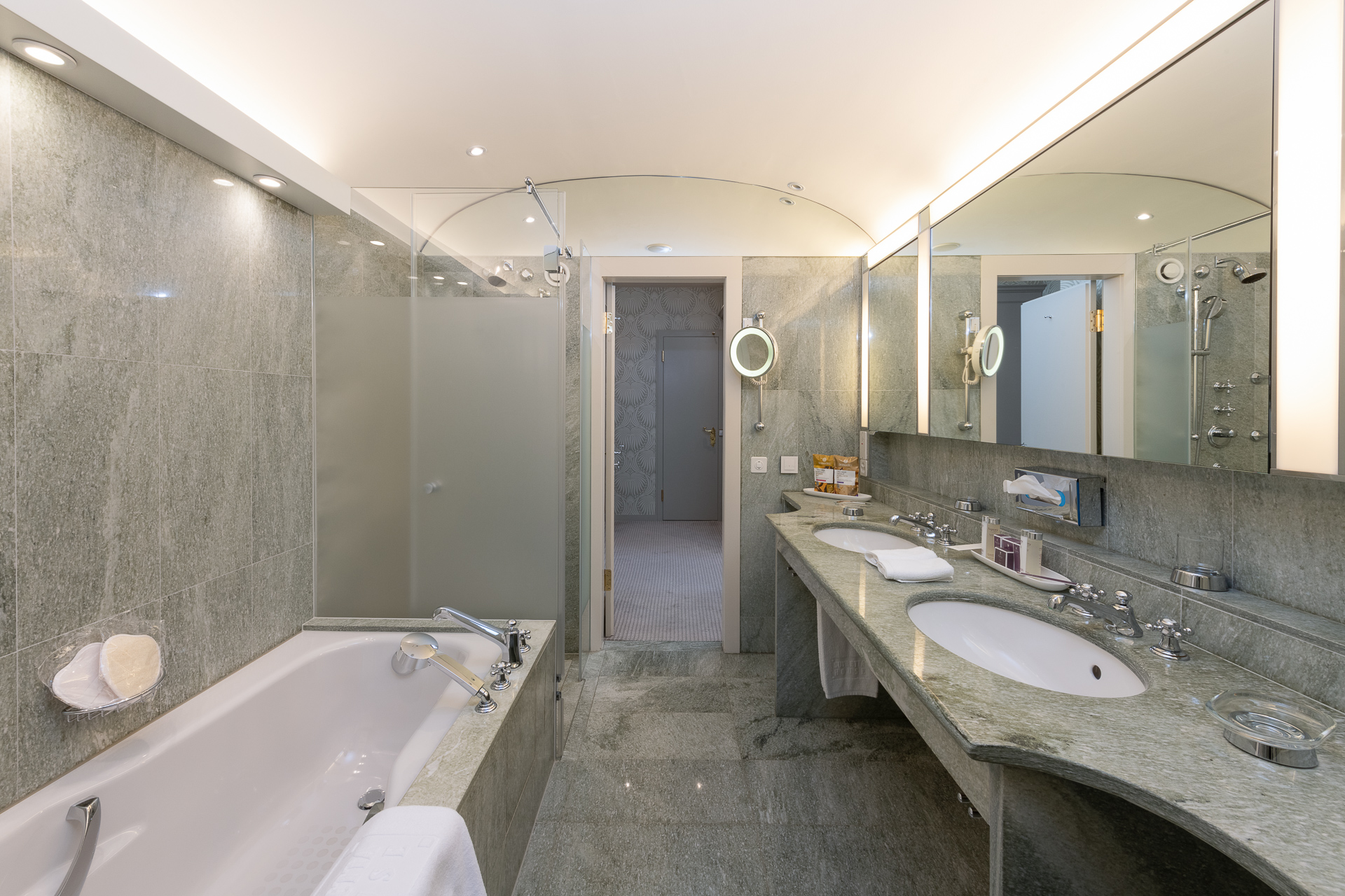 Junior Suite Standard