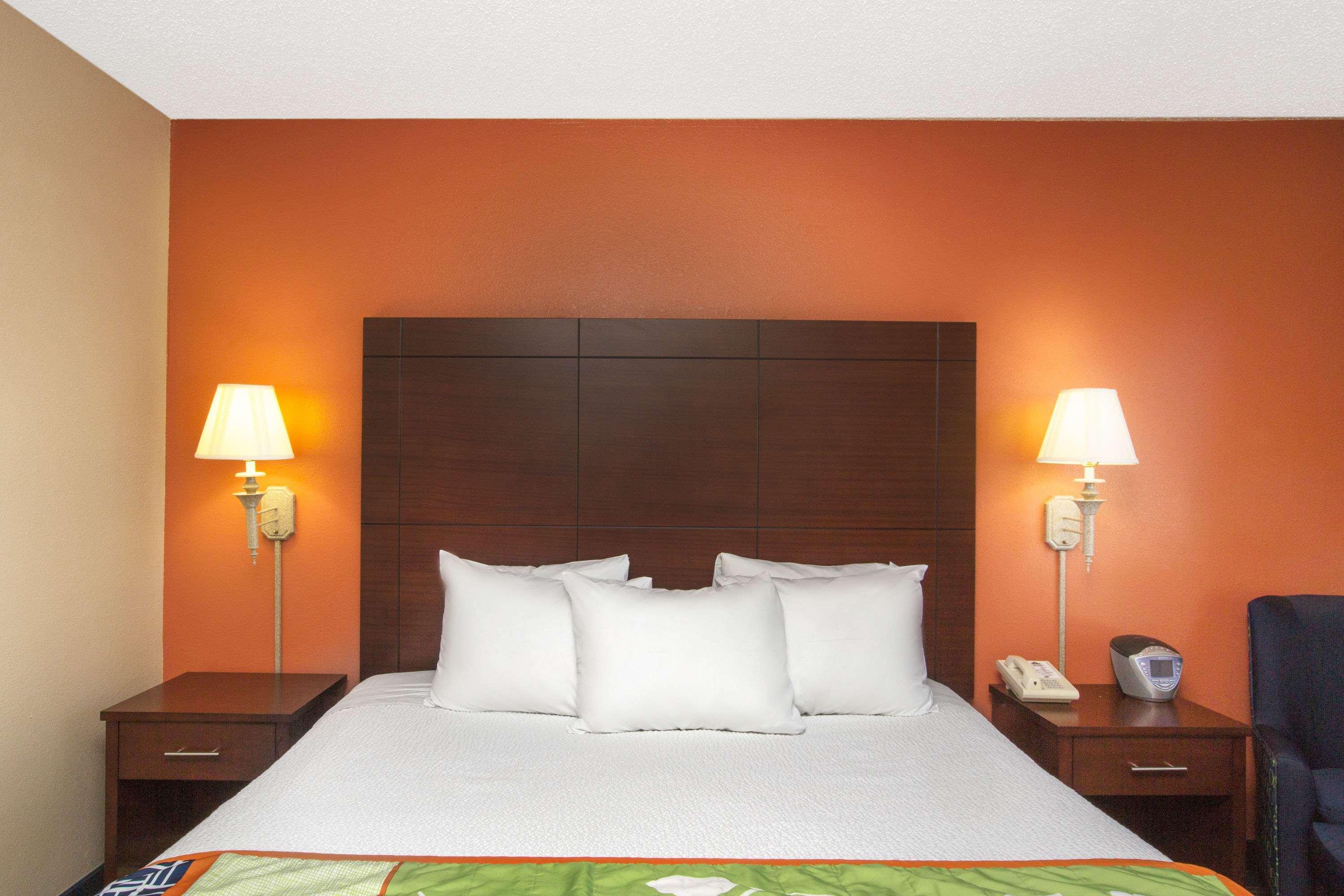 Room King Bed Non Smoking