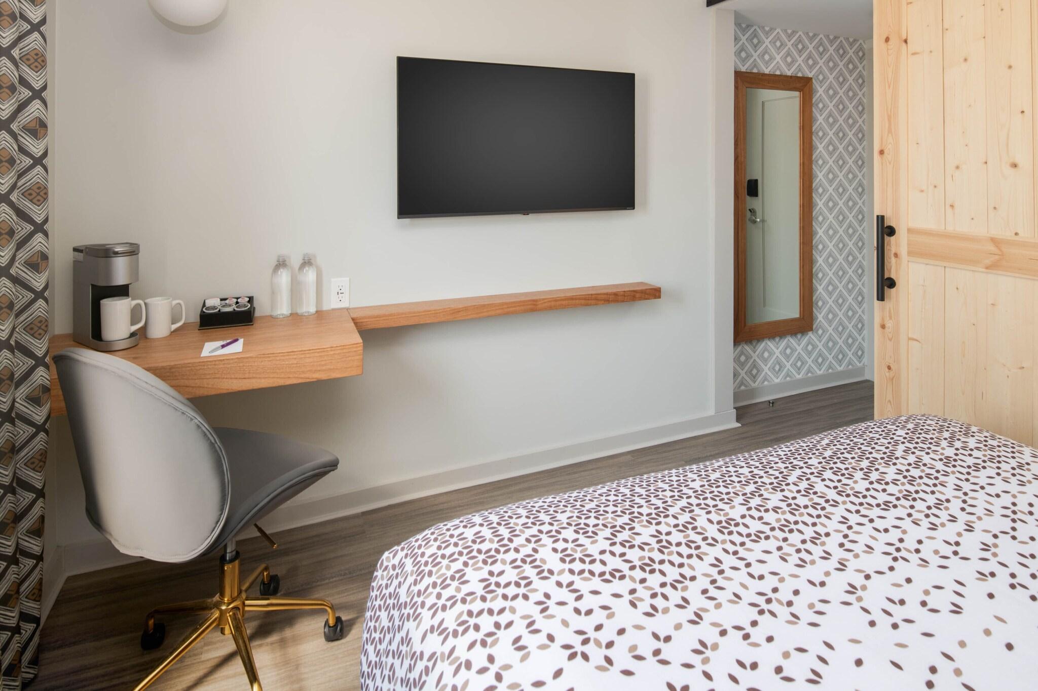 Double Deluxe King Bed