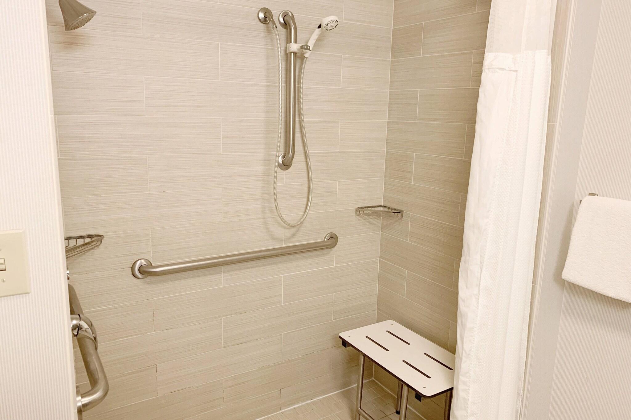 Suite City View King Bed