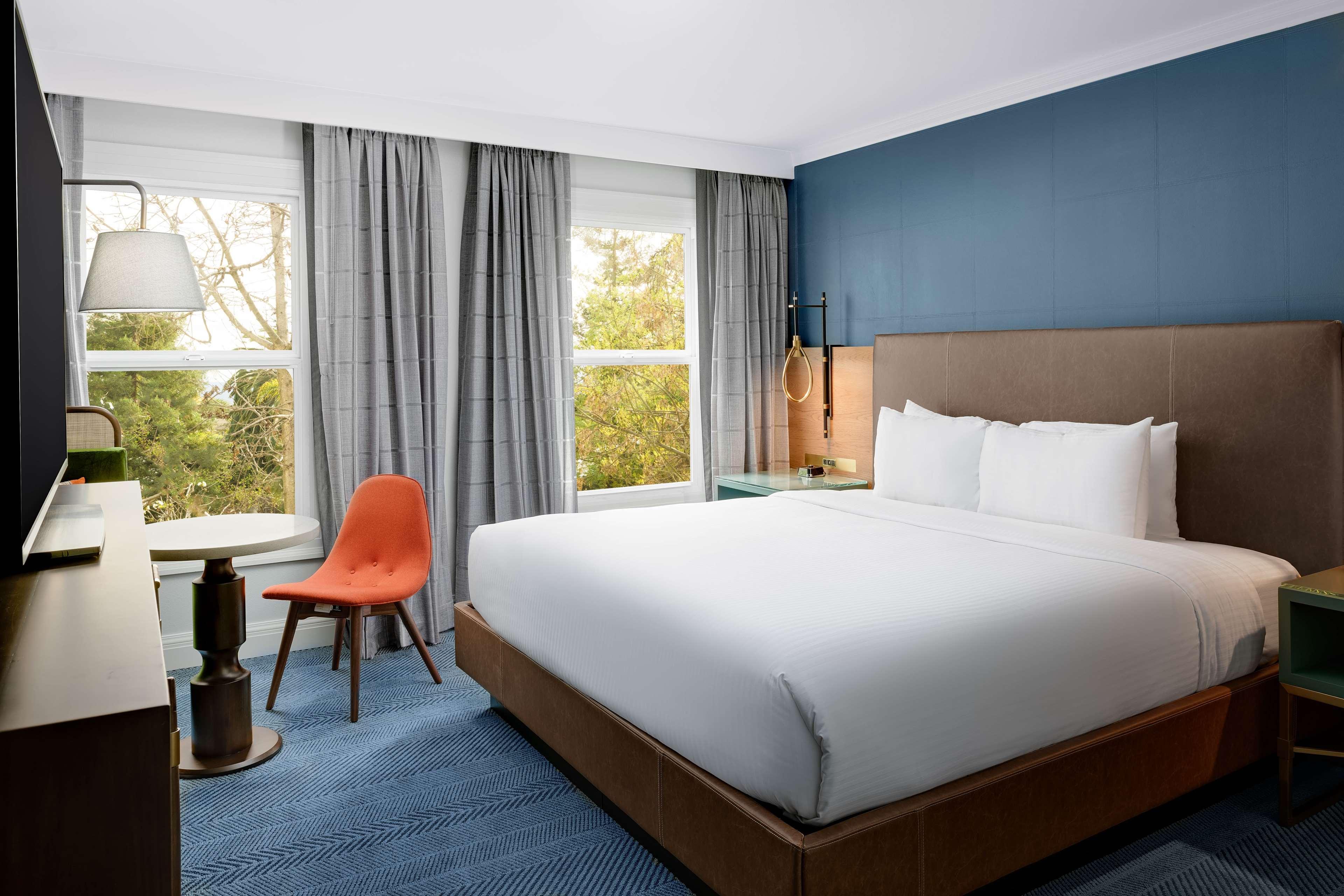 Junior Suite King Size Bed