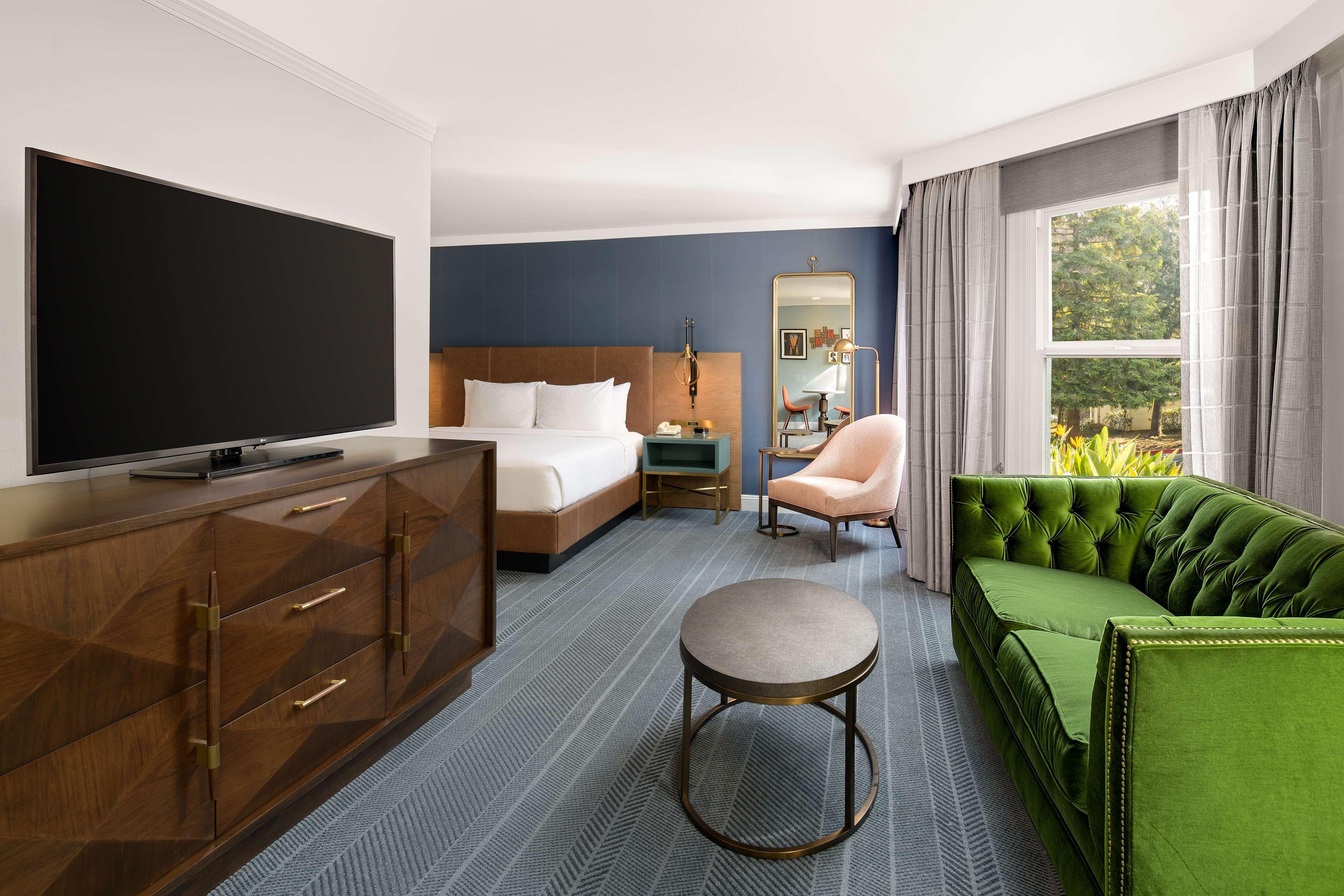 Junior Suite King Size Bed