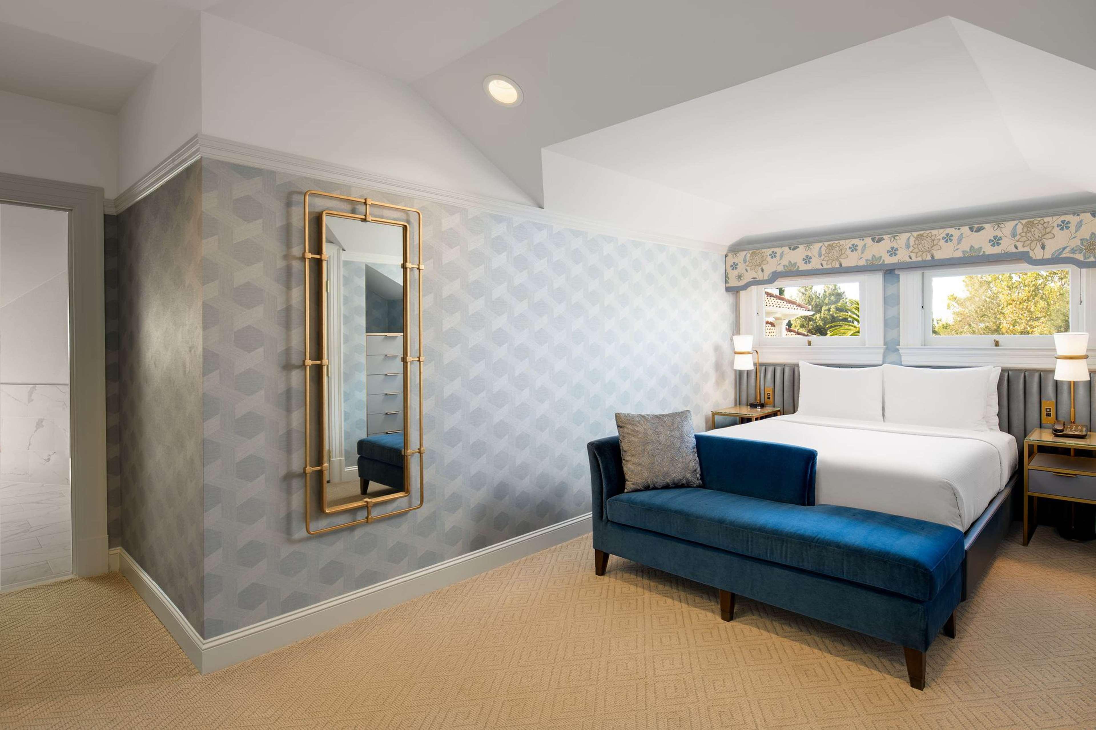 Suite Queen Size Bed