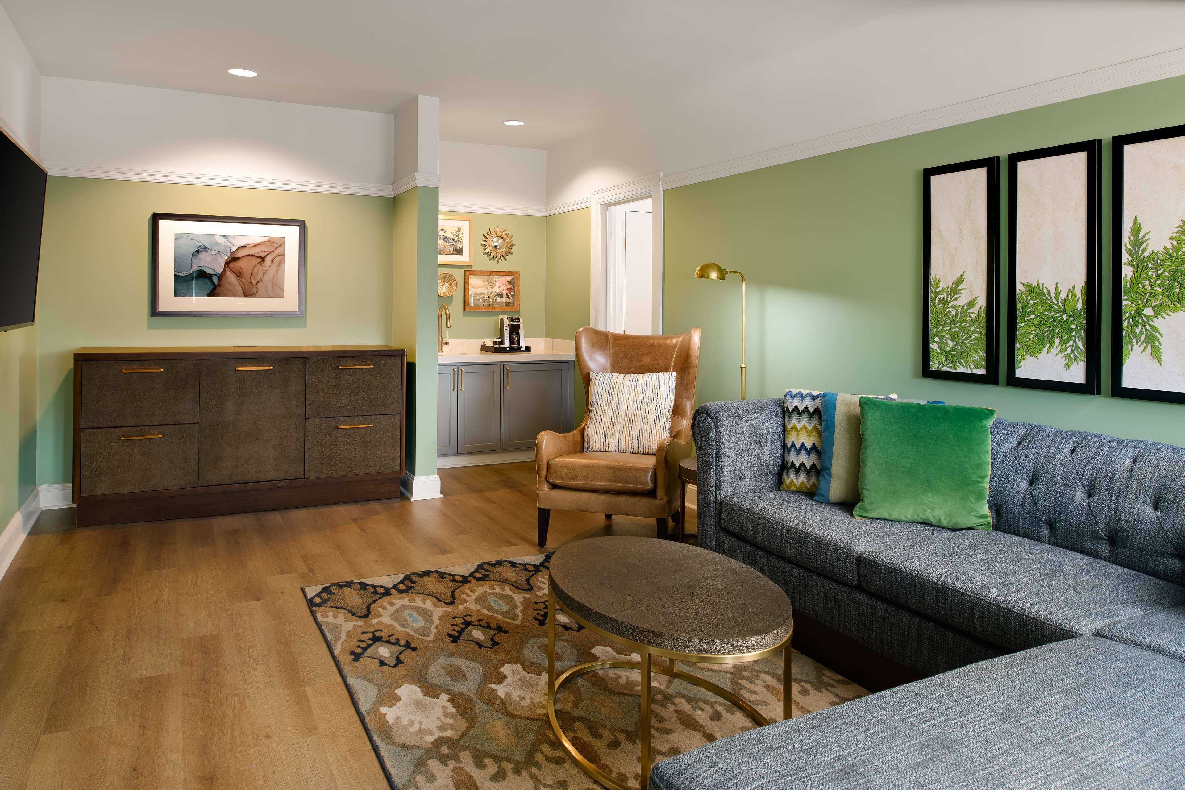 Suite Queen Size Bed