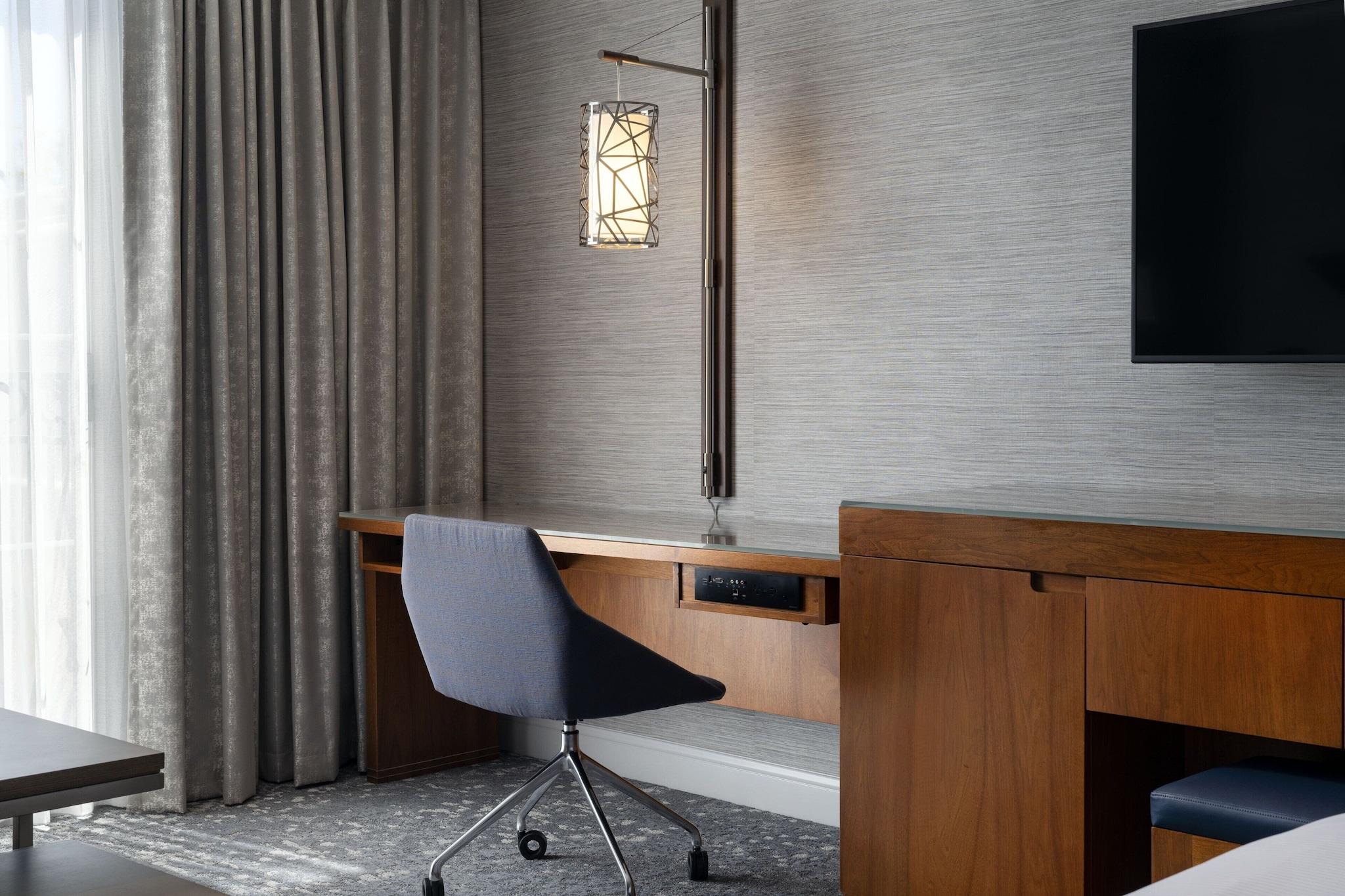 Junior Suite Accessible with Views