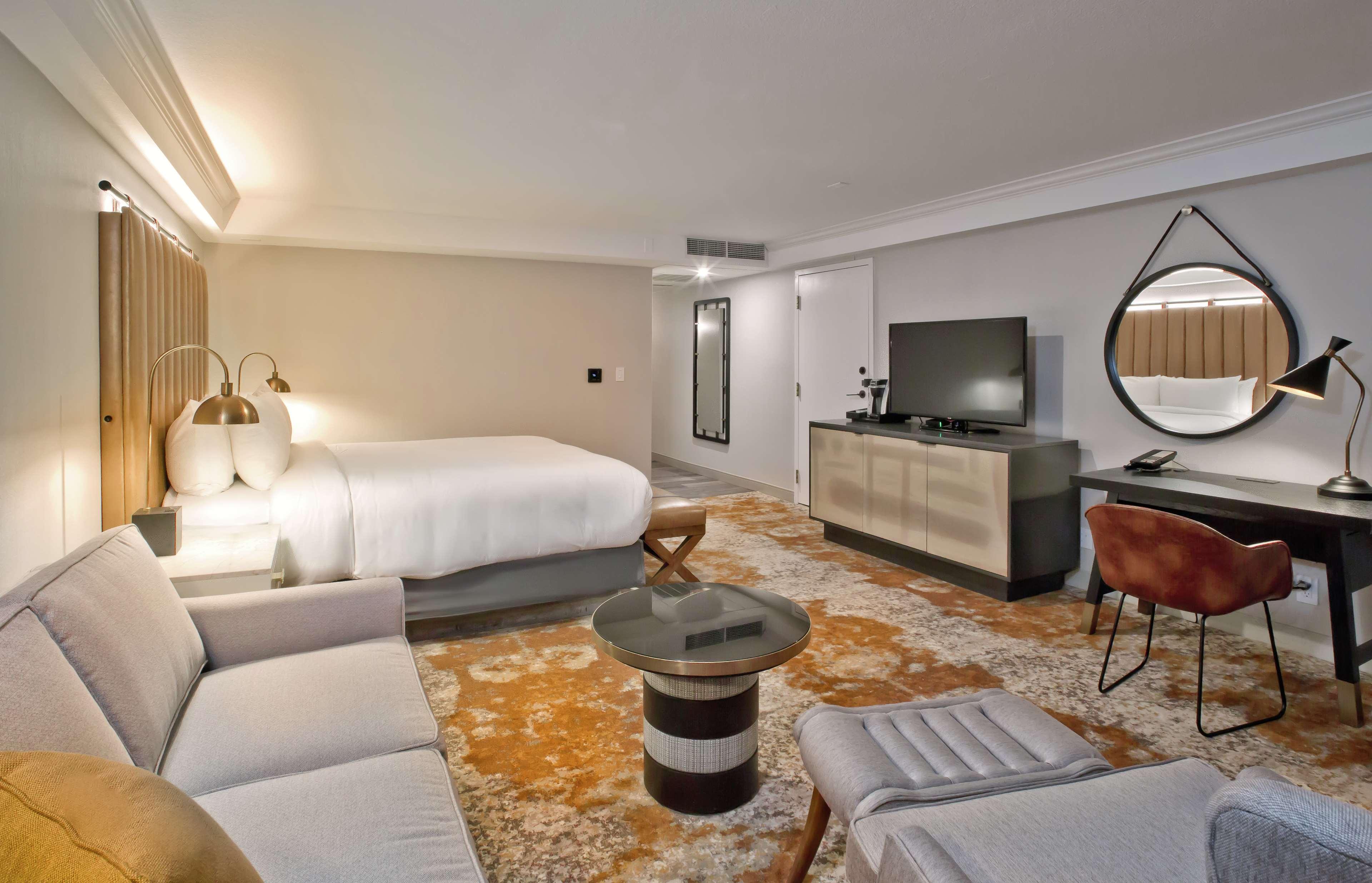 Junior Suite with Balcony