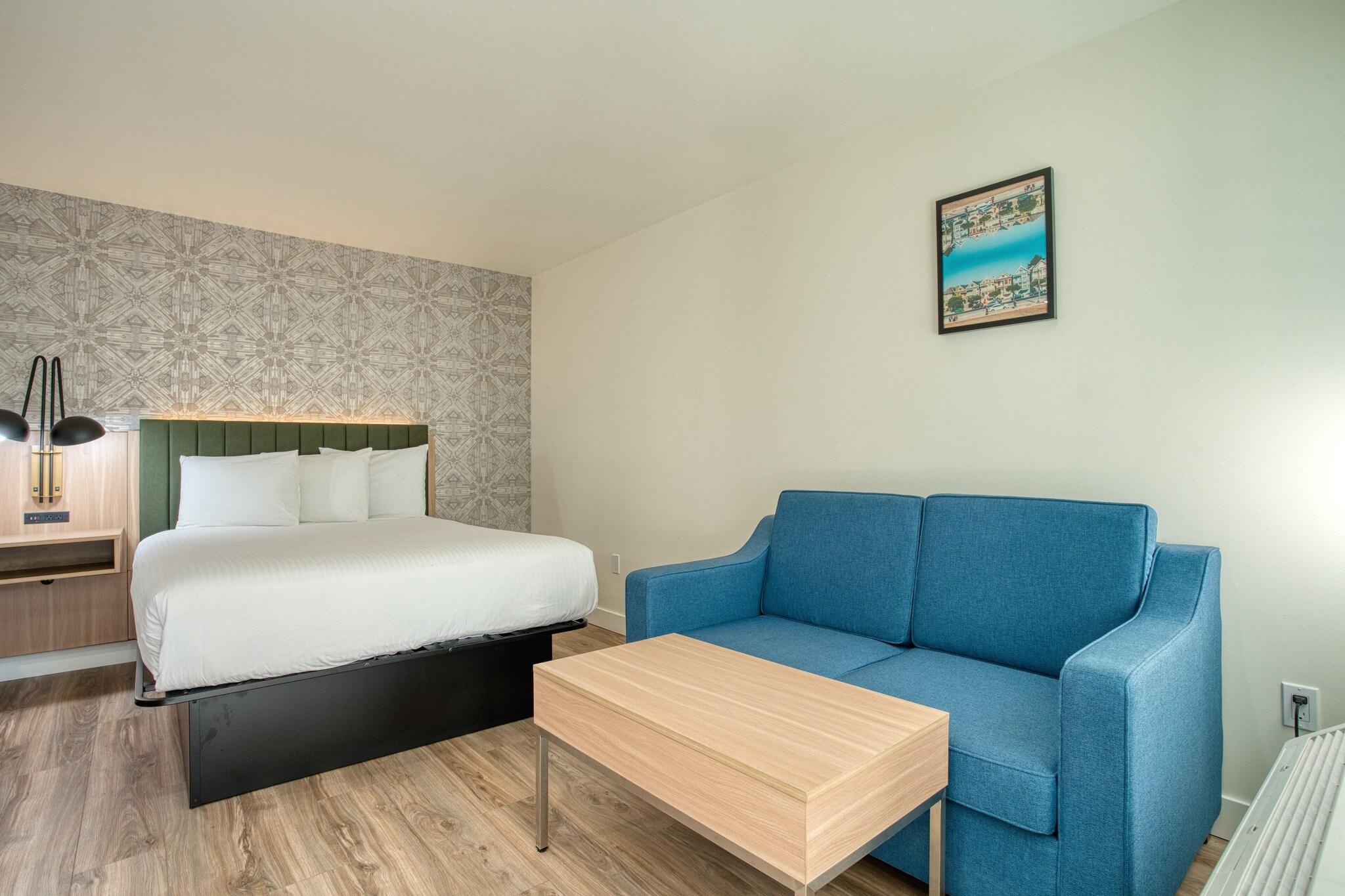 Double Deluxe Two Queen Beds