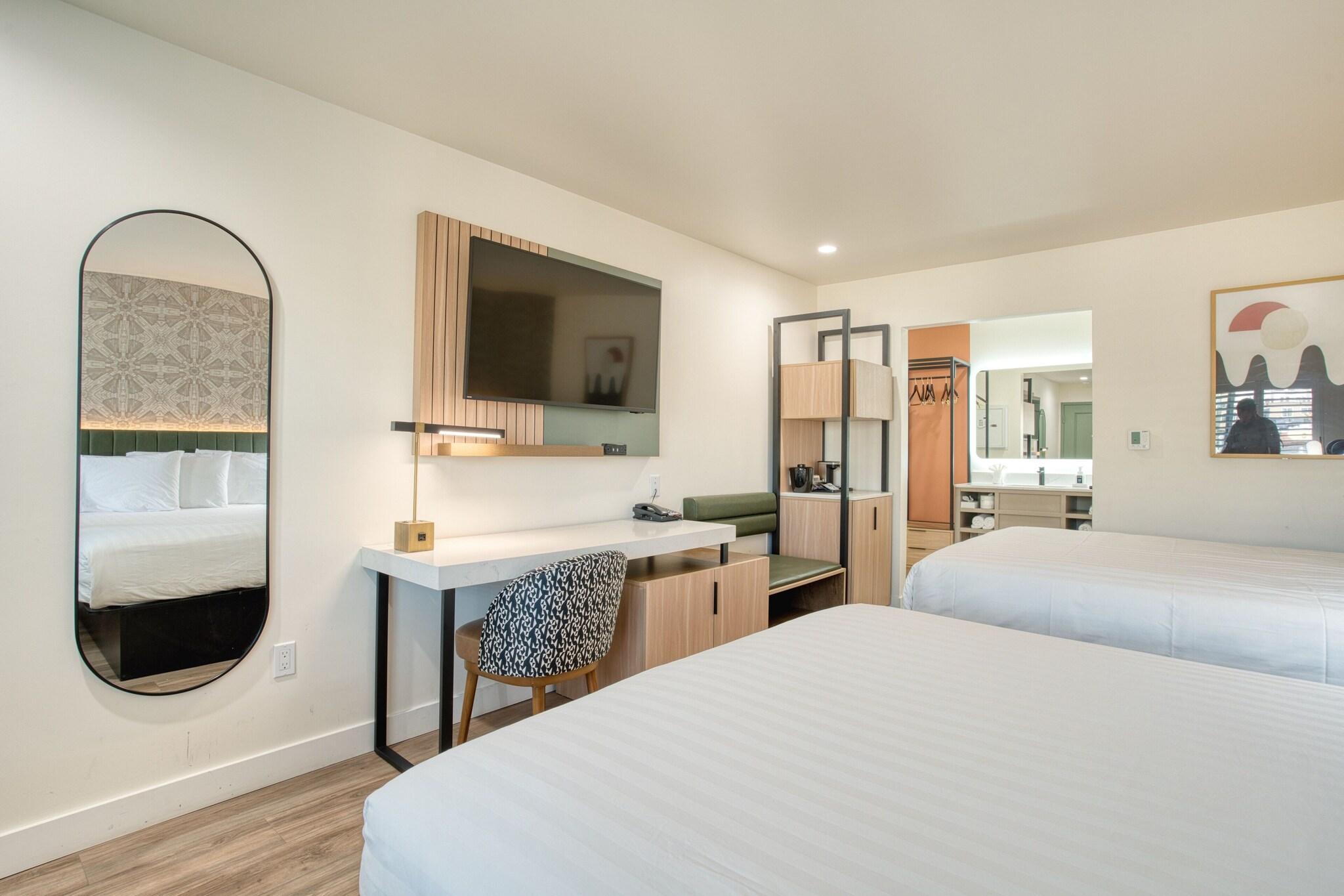 Double Deluxe Two Queen Beds