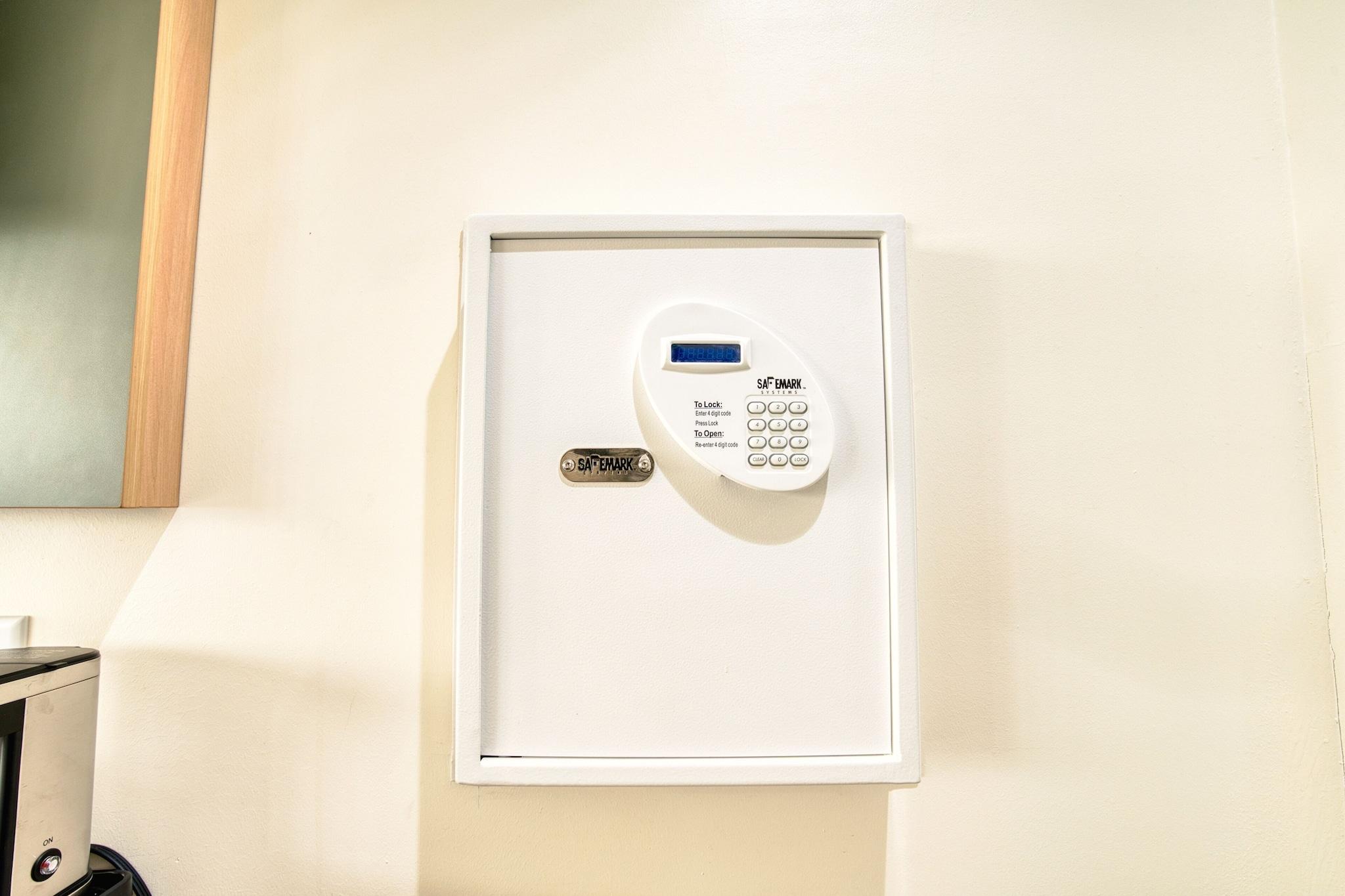 Double Deluxe Two Queen Beds