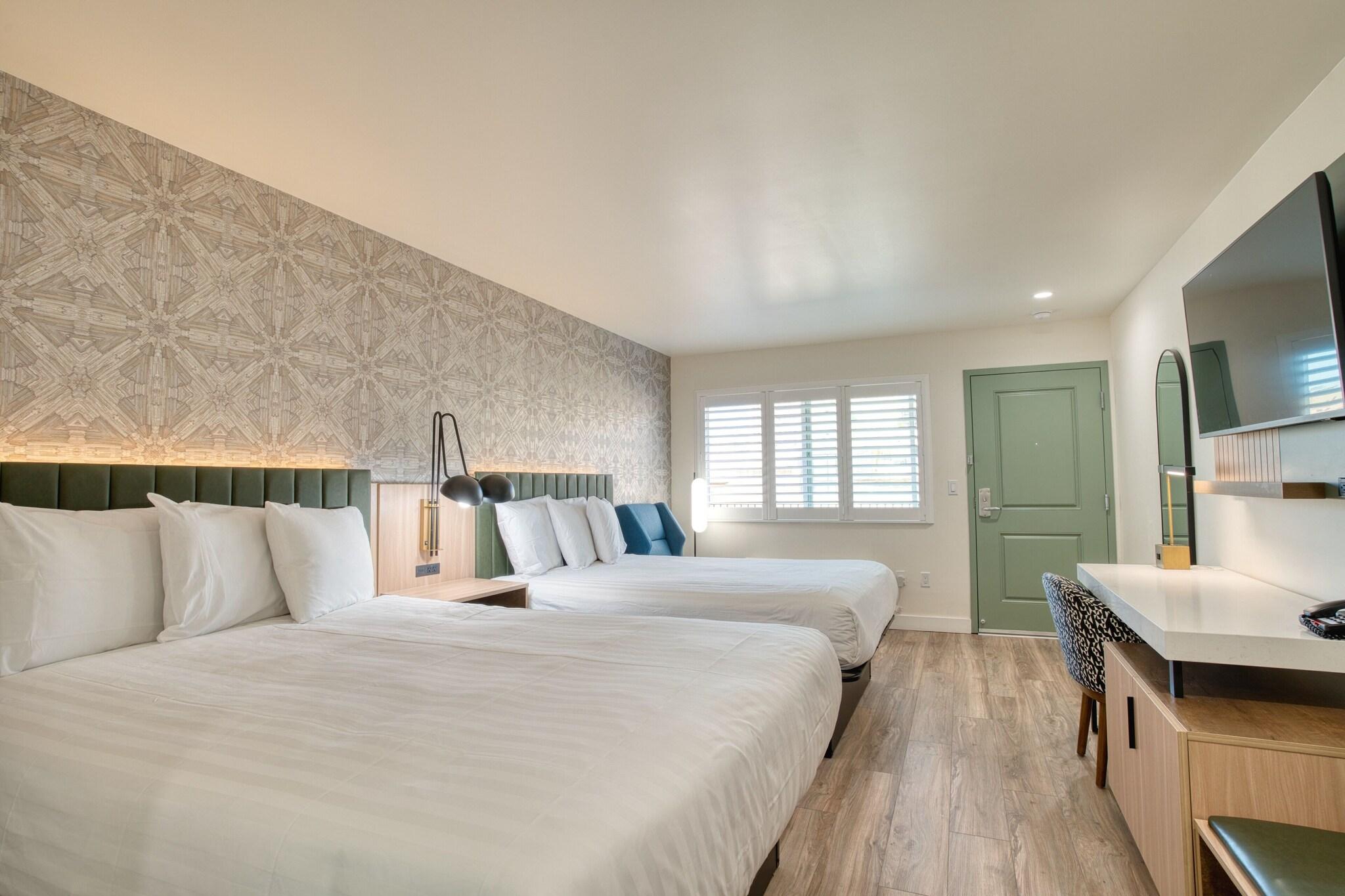 Double Deluxe Two Queen Beds