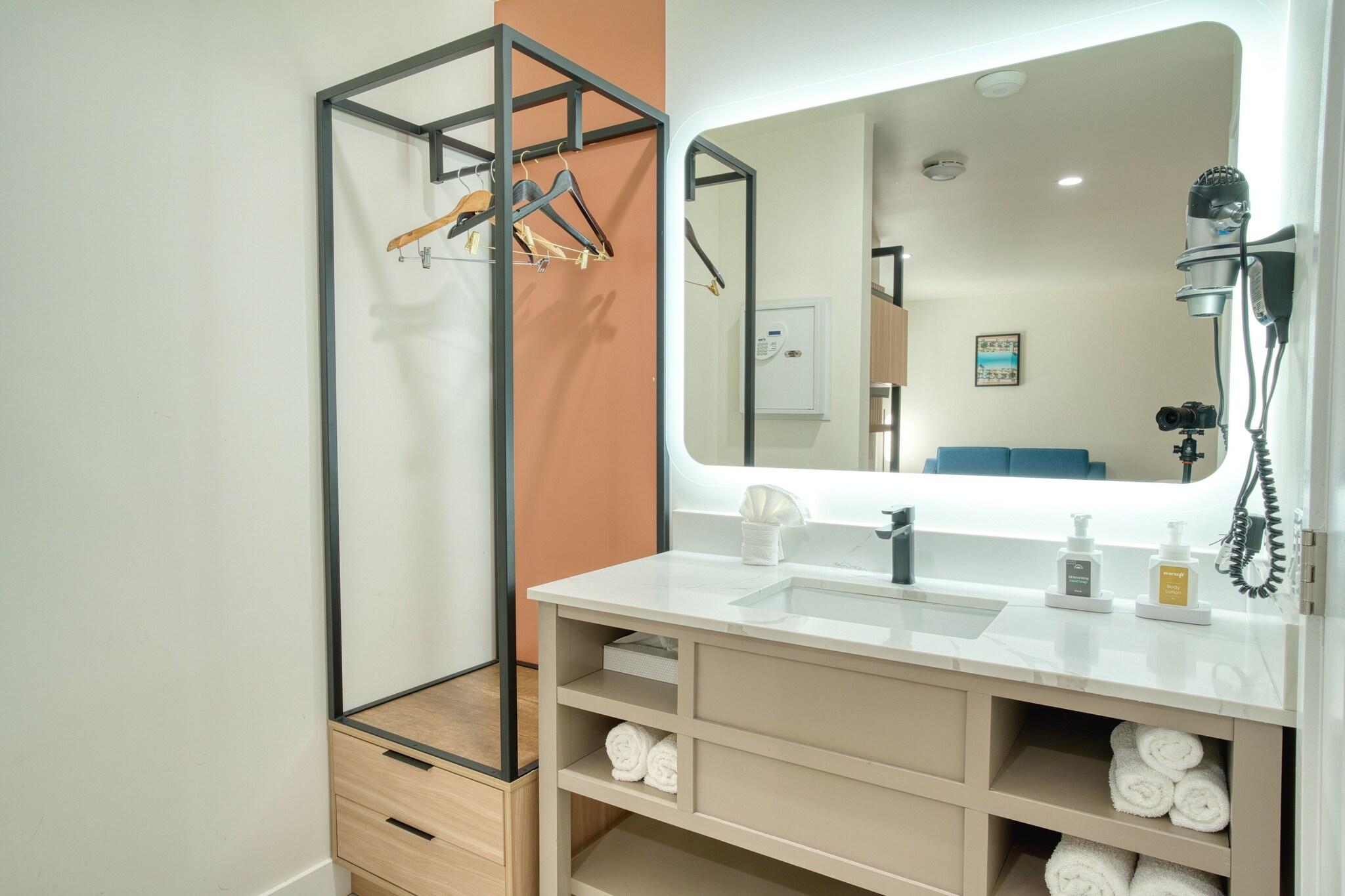 Double Deluxe Two Queen Beds