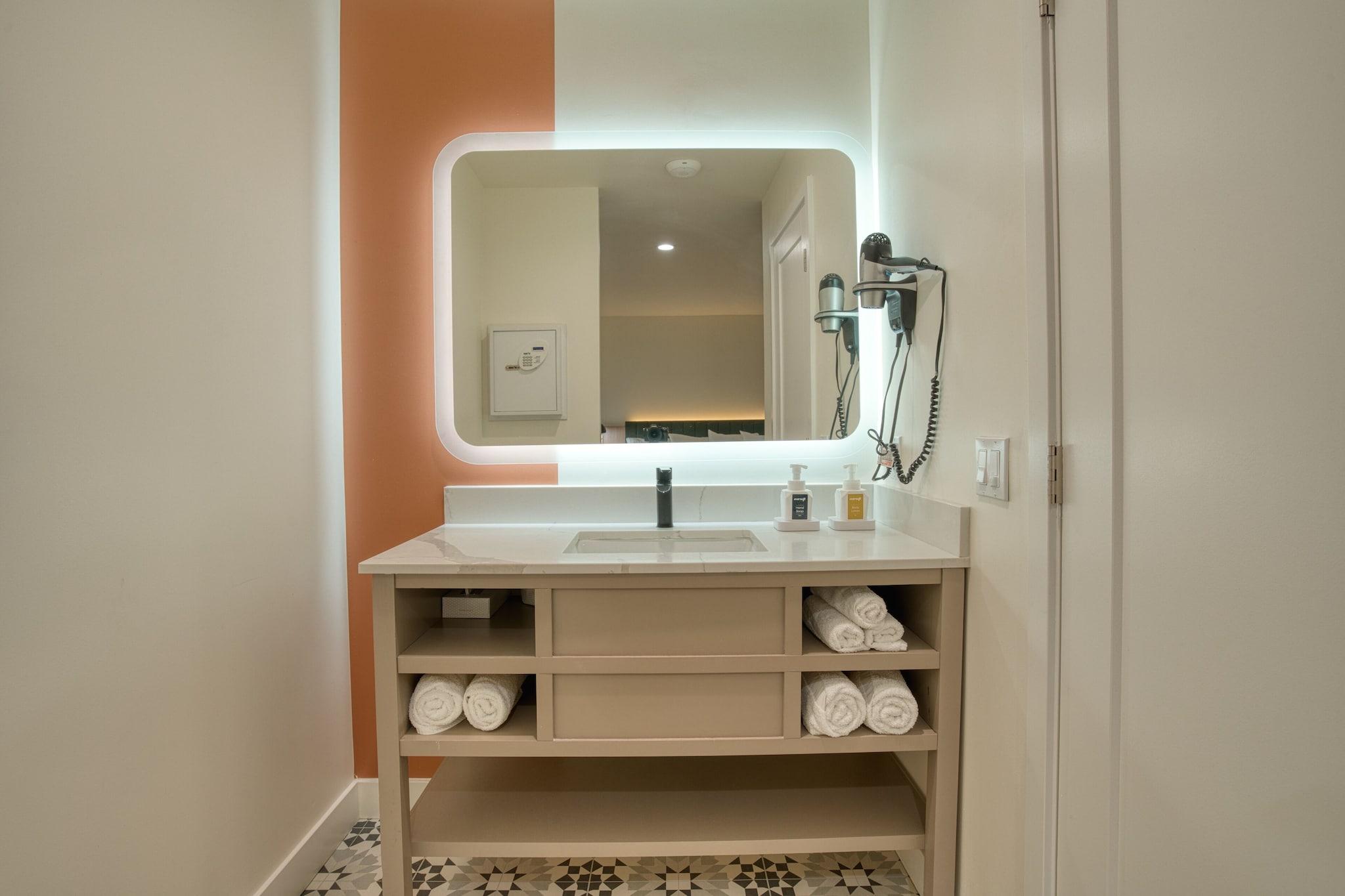 Double Deluxe Two Queen Beds