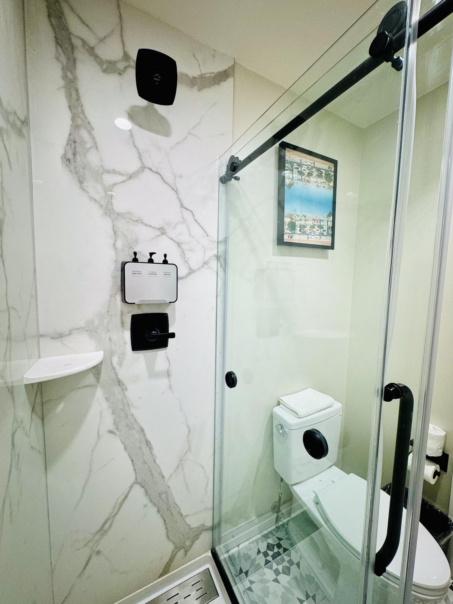 Double Deluxe King Bed