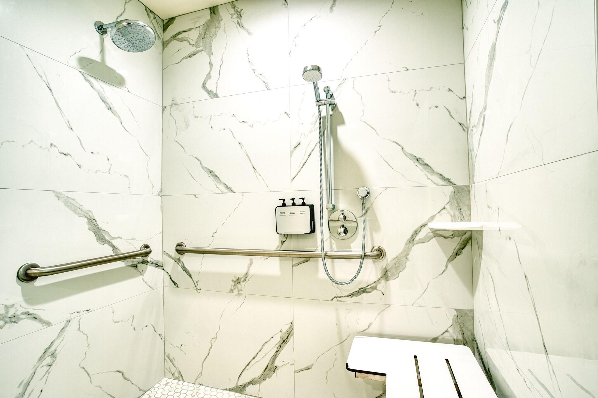 Double Deluxe King Bed