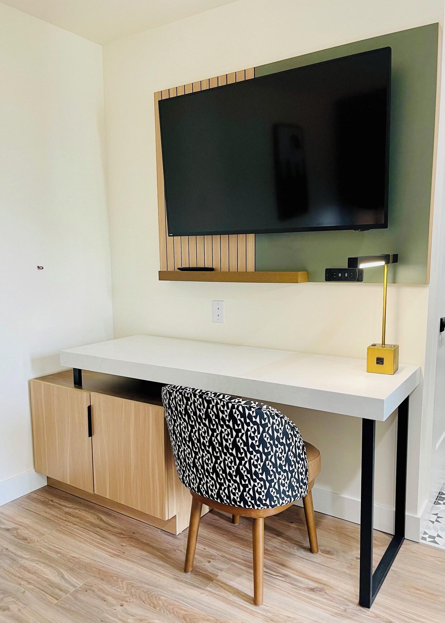 Double Deluxe Two Queen Beds