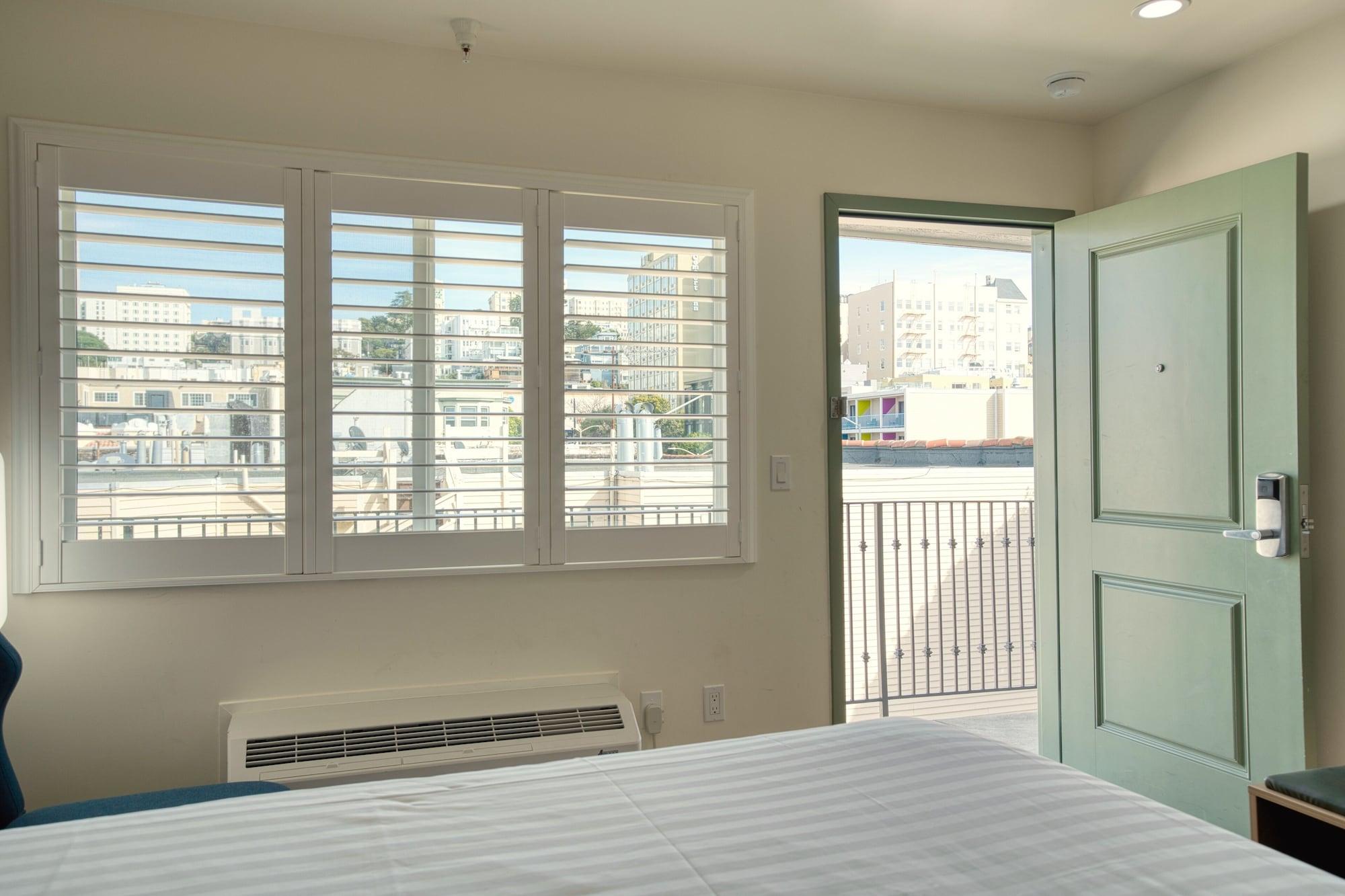 Double Deluxe King Bed