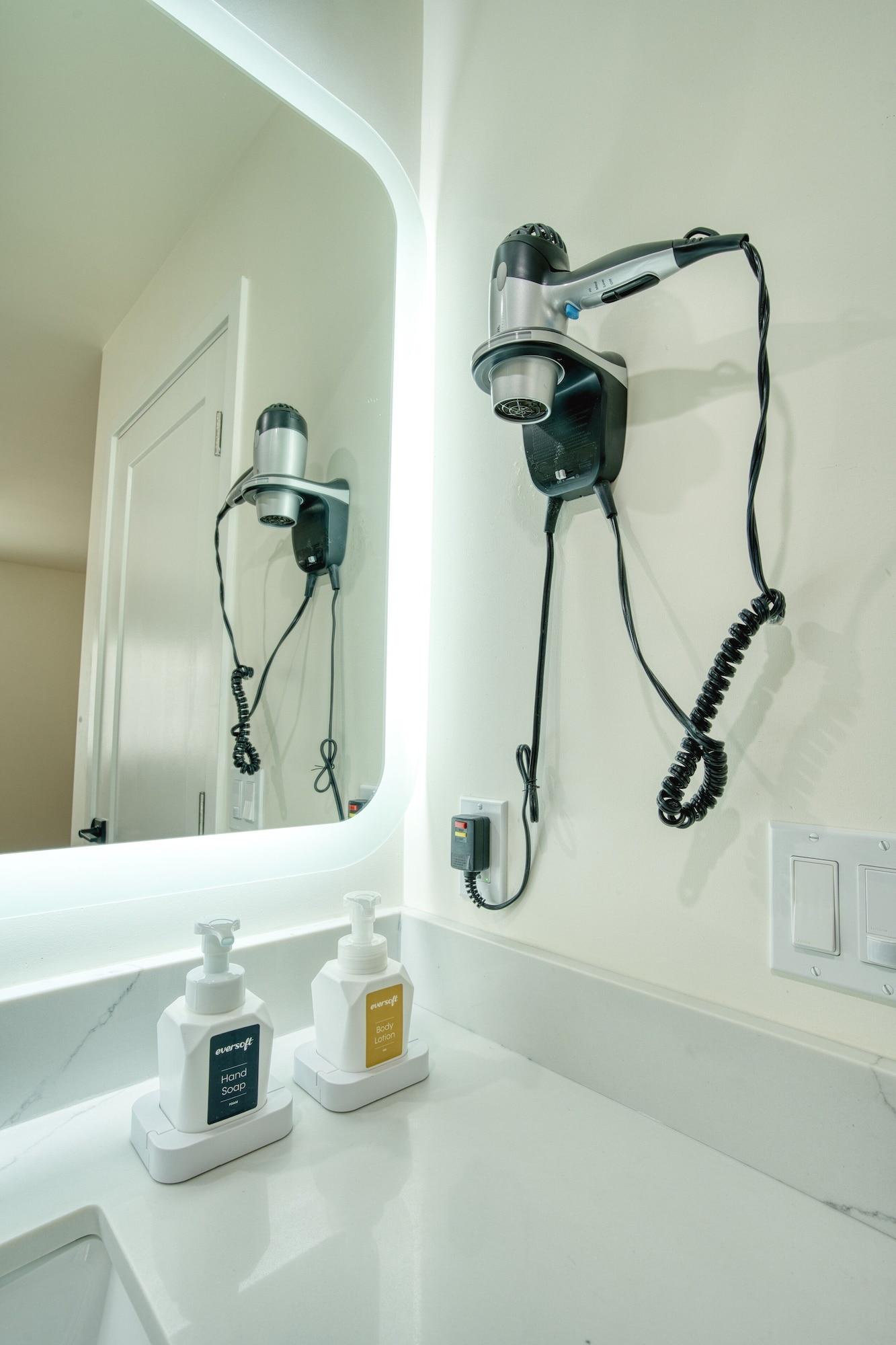 Double Deluxe King Bed