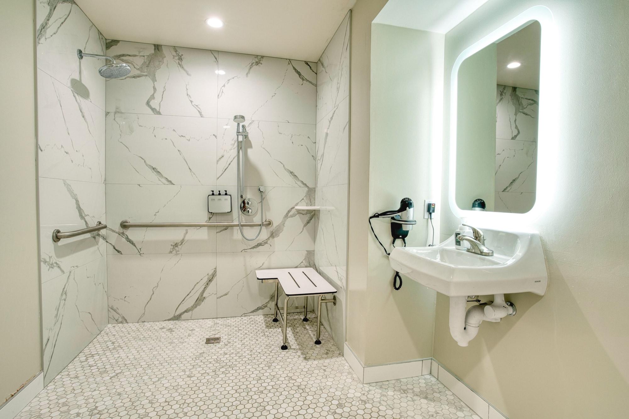 Double Deluxe King Bed