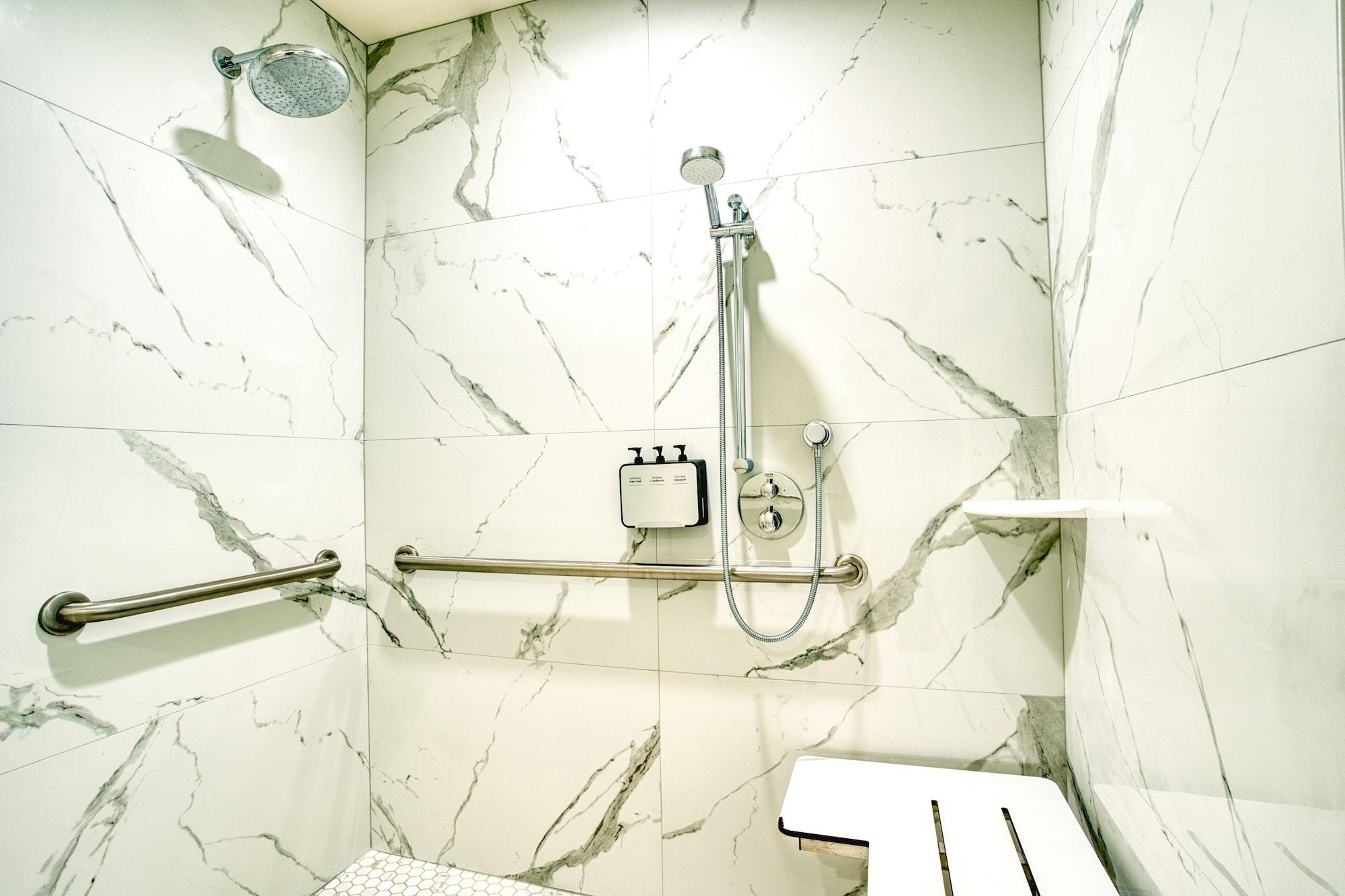 Double Deluxe King Bed