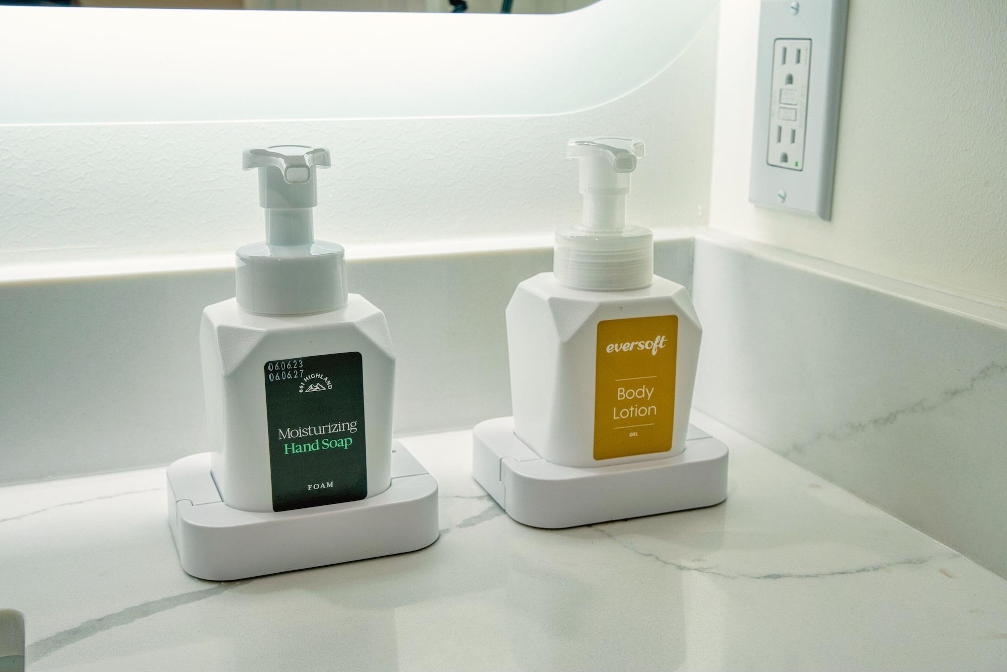 Double Deluxe King Bed