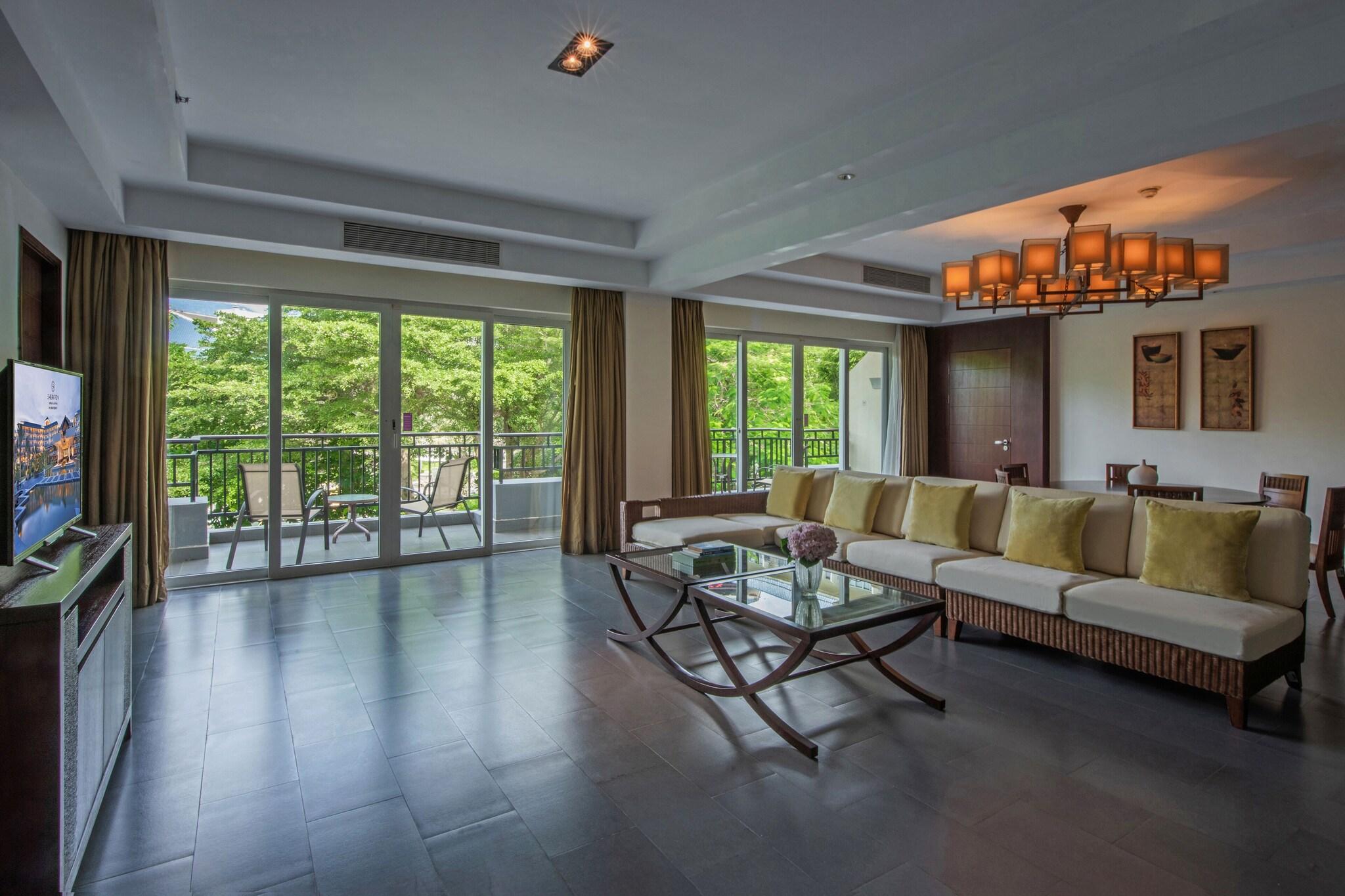 Suite Sea View King Bed