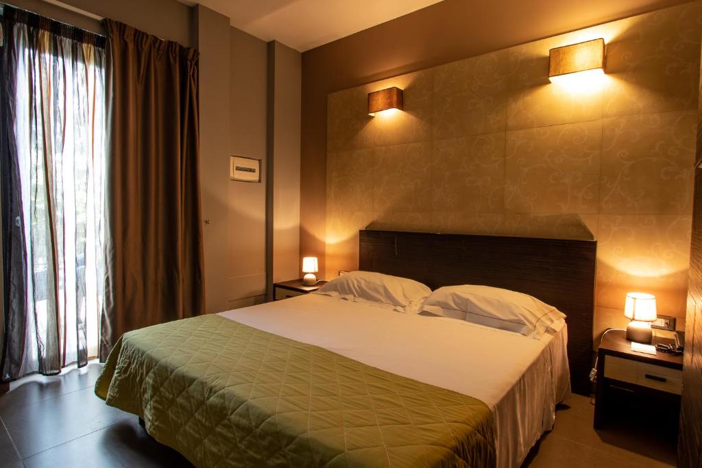 Double or Twin Standard