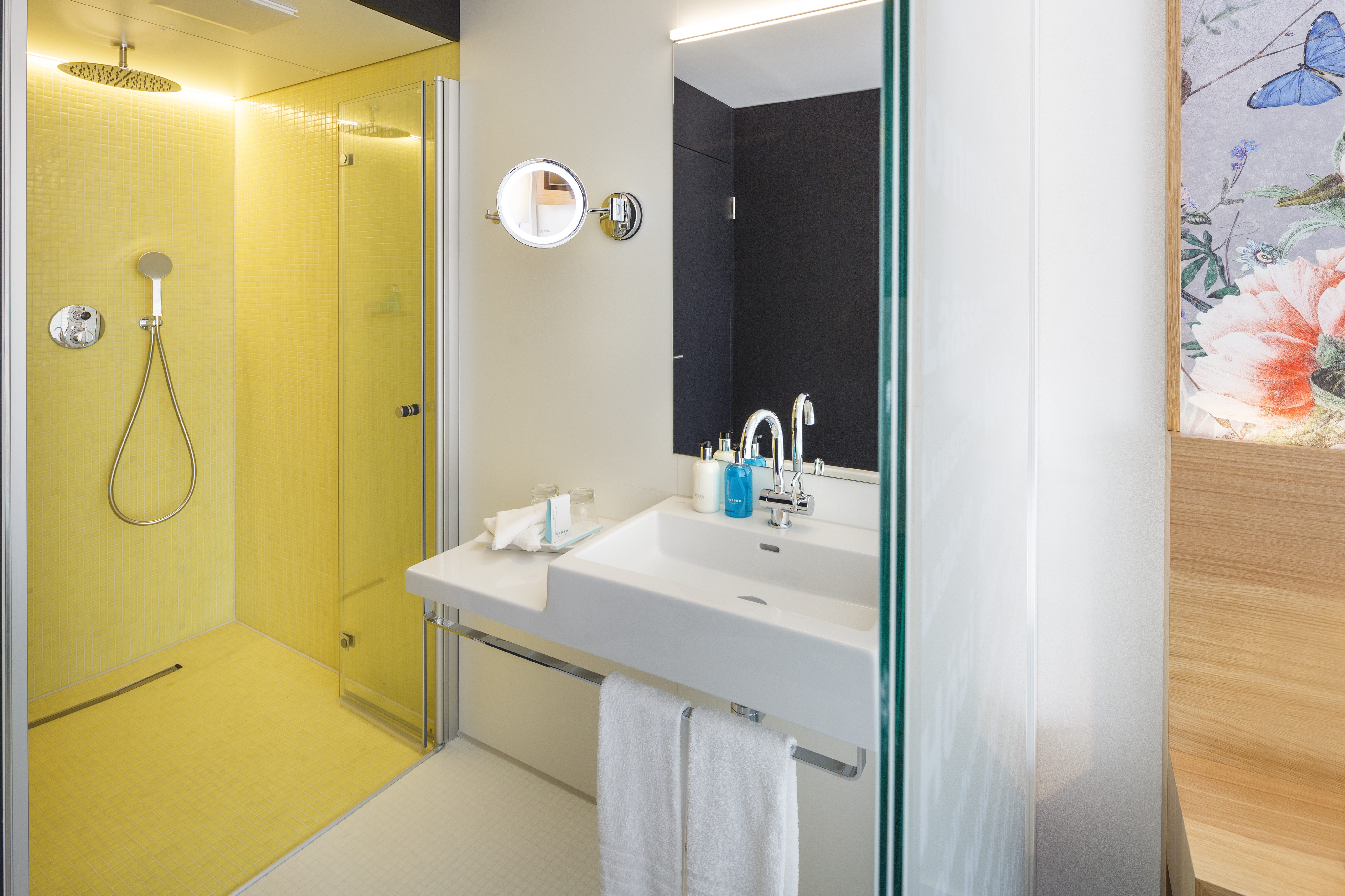 Twin Deluxe Lake View