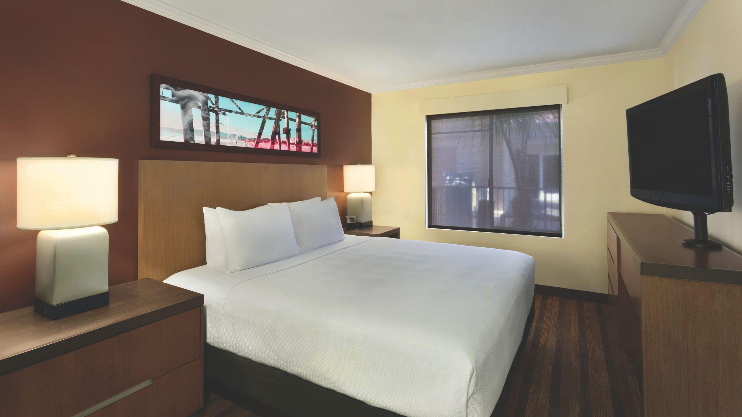 Double King Bed One Bedroom 